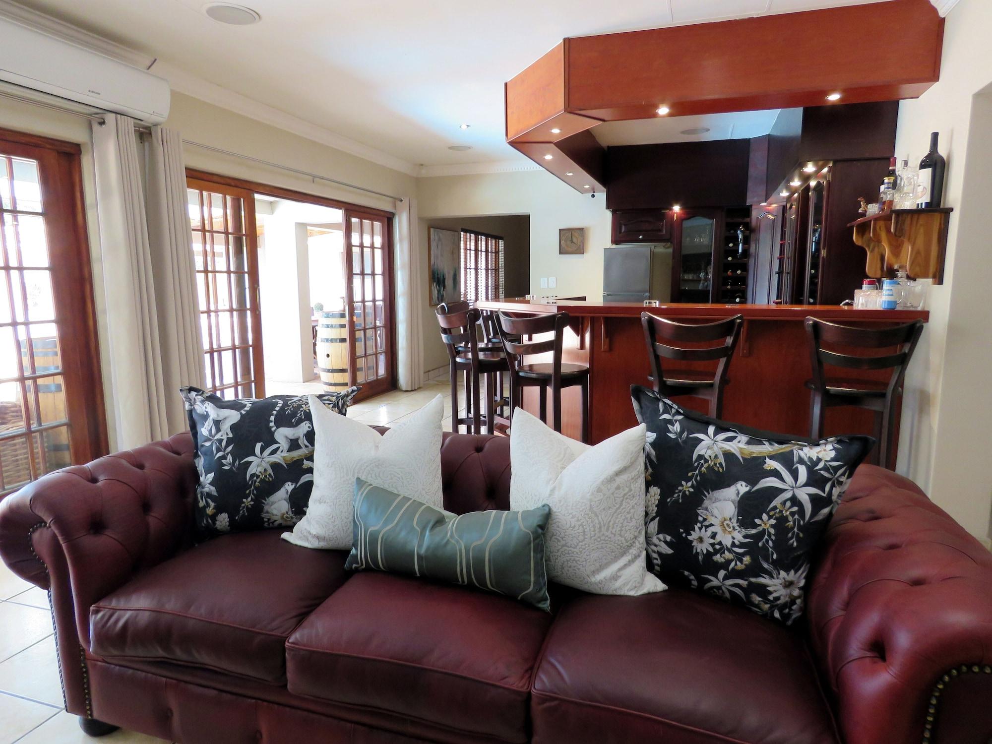 Bar/Salón Wild Dog Guest Lodge