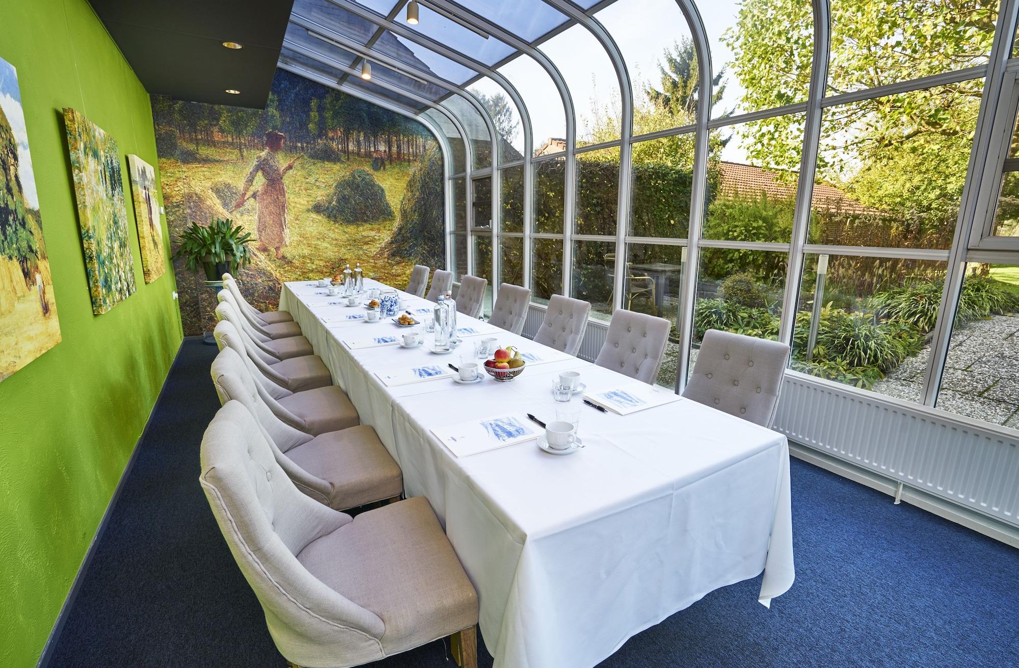 Sala de Reuniones Saillant Hotel Brull