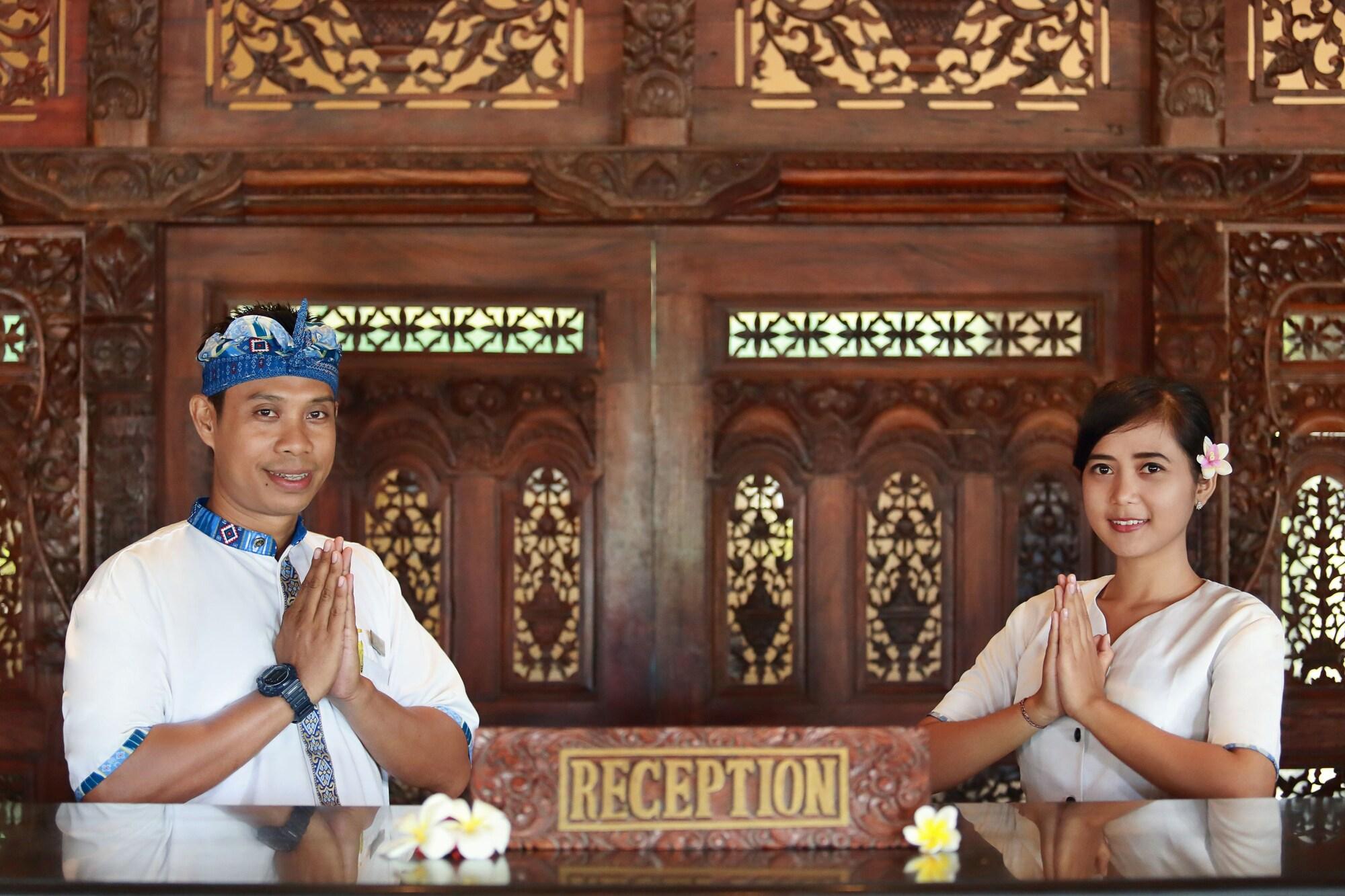 Vista Lobby Vila Ombak Hotel