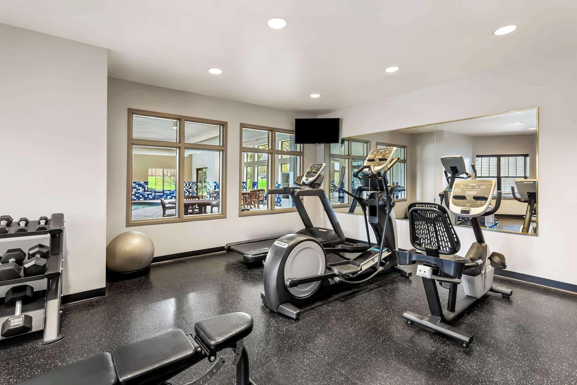 Gimnasio Country Inn & Suites by Radisson, Portage, IN