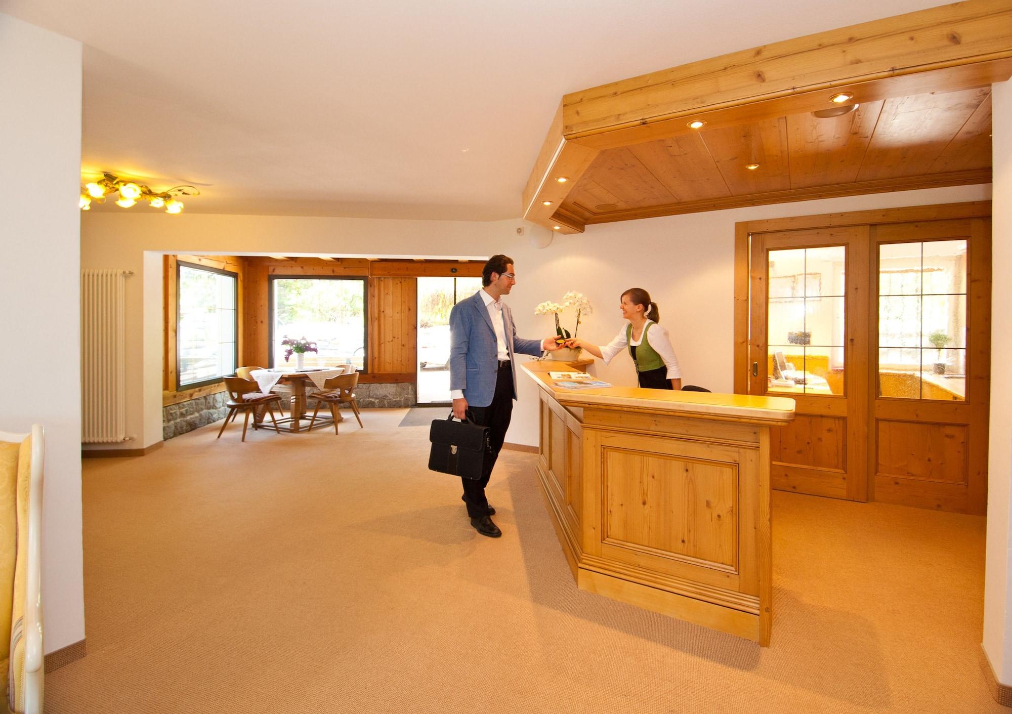 Vista Lobby Hotel Mitlechnerhof