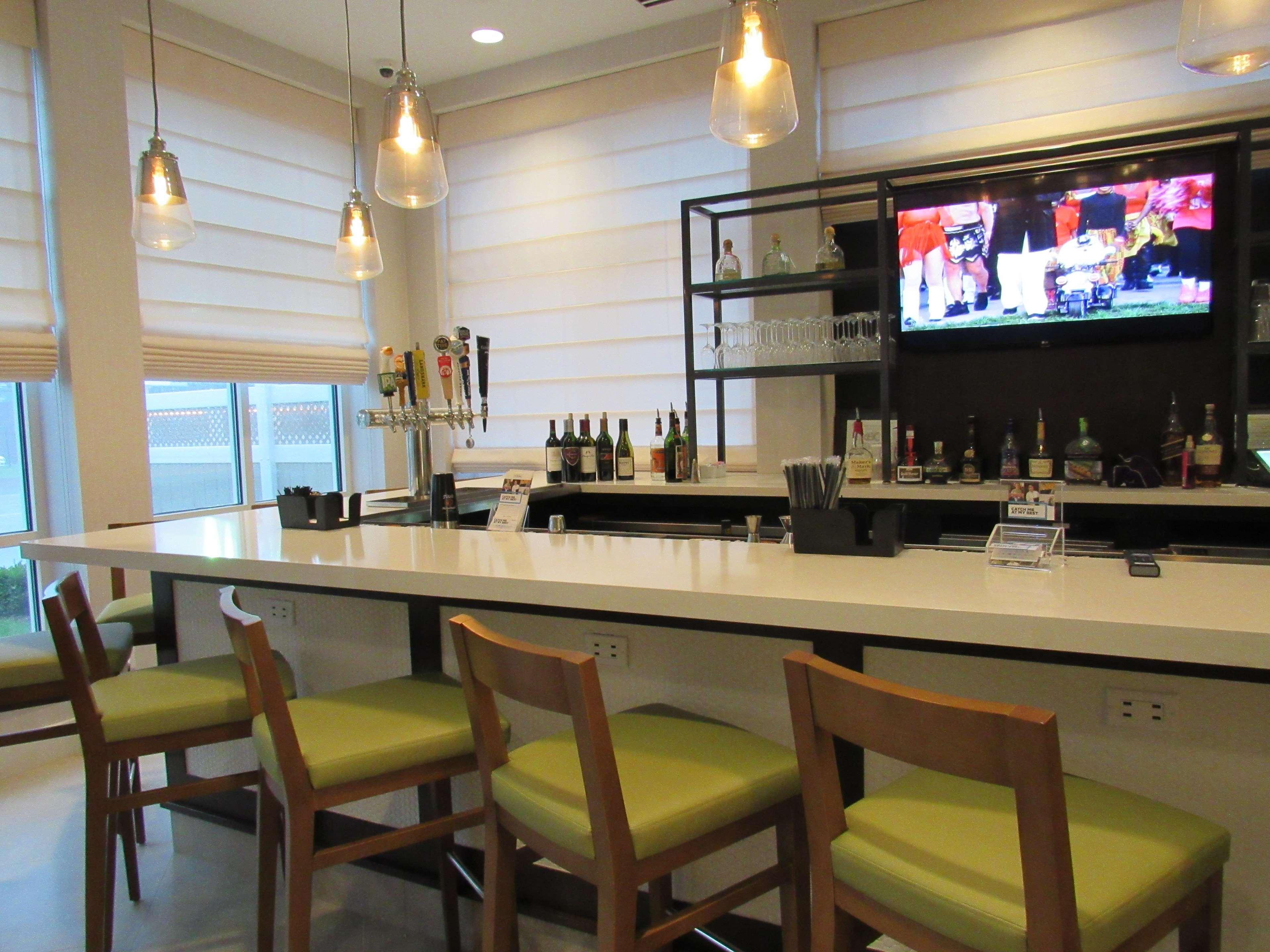 Bar/Salón Hilton Garden Inn Springfield