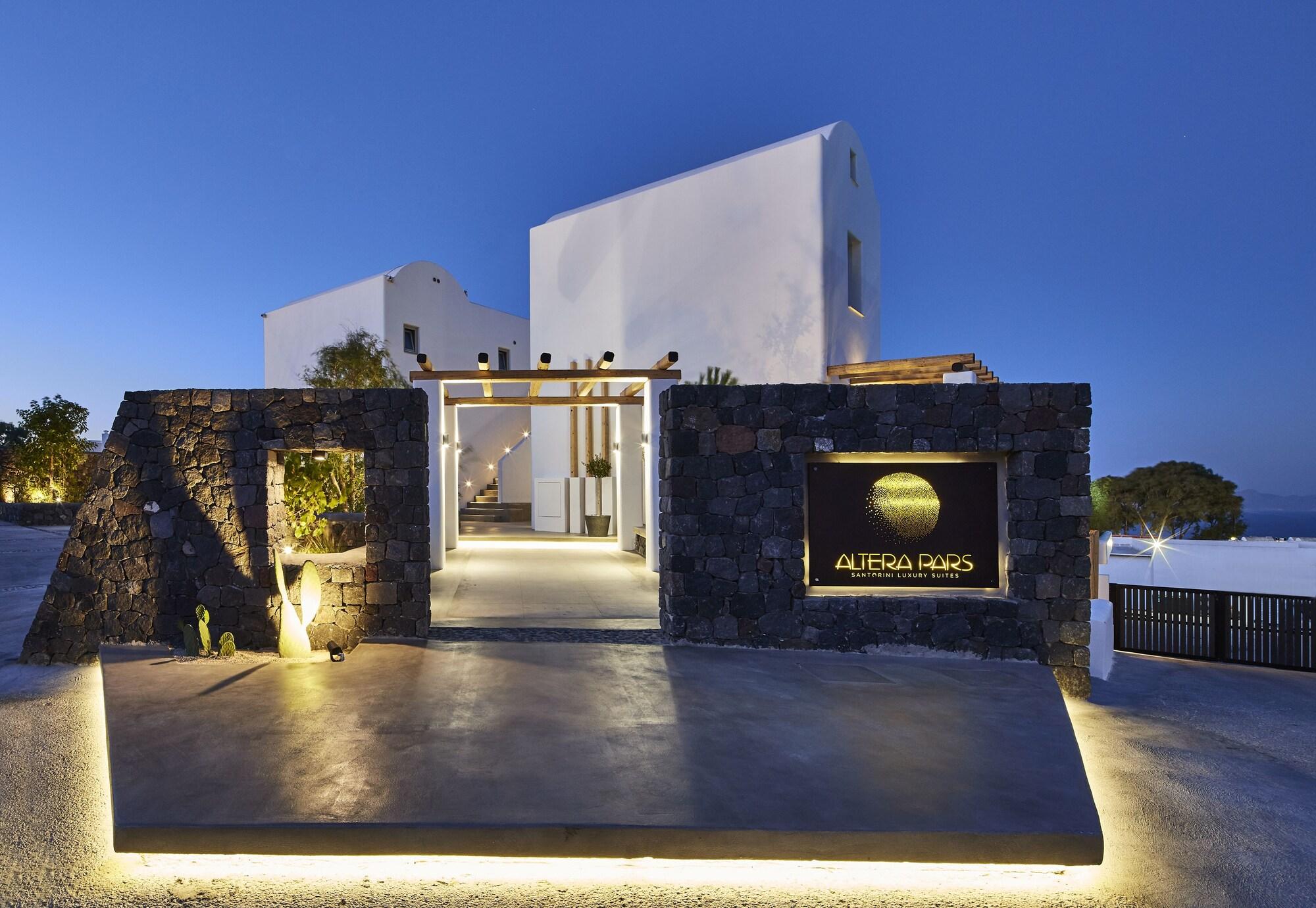 Varios Altera Pars Suites