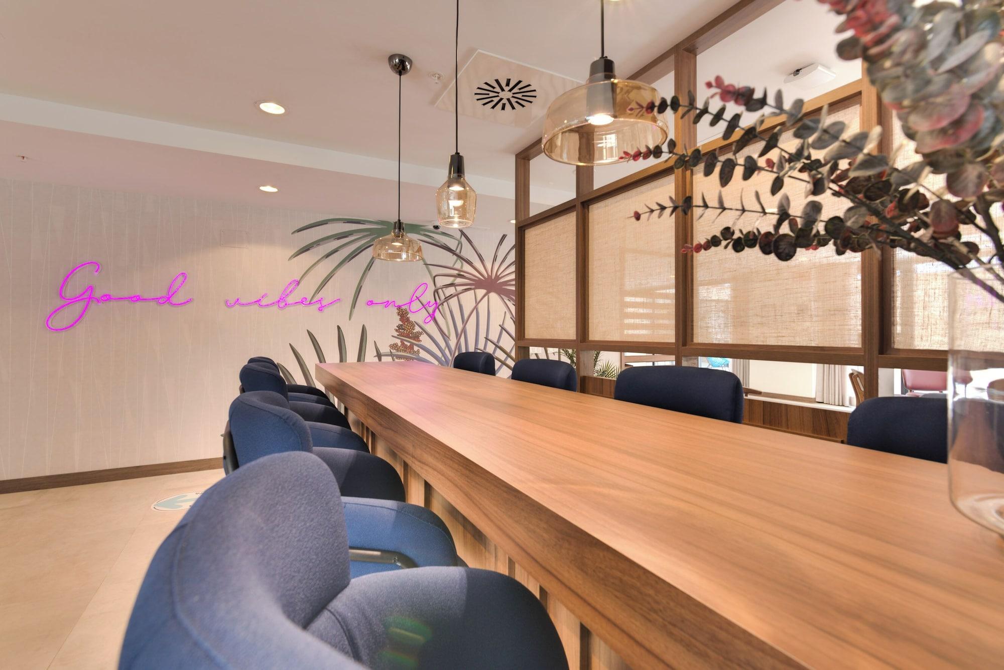 Comodidades del Alojamiento Livensa Living Salamanca Parking Free