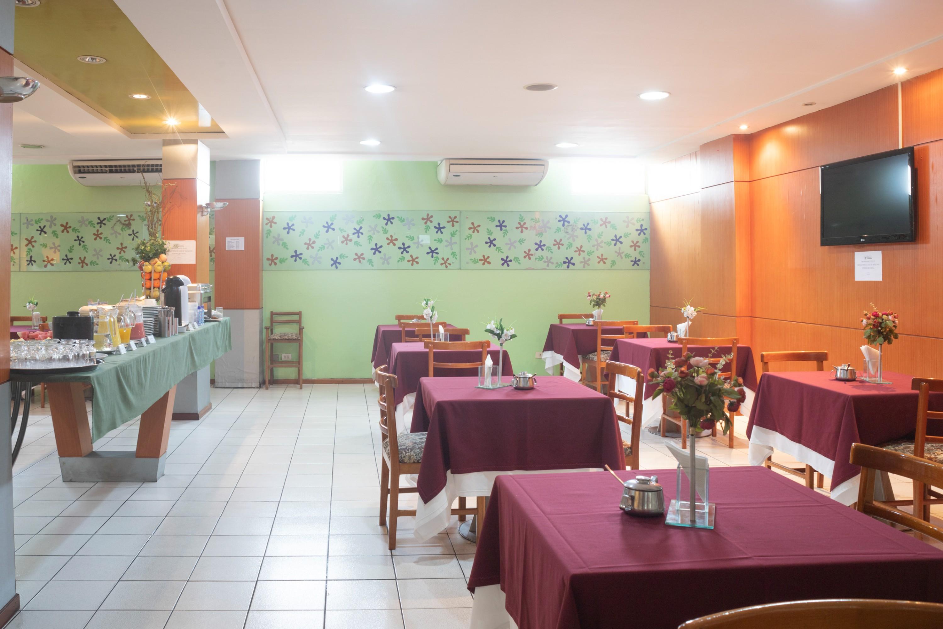 Restaurant OYO Real Palace Hotel, Teresina