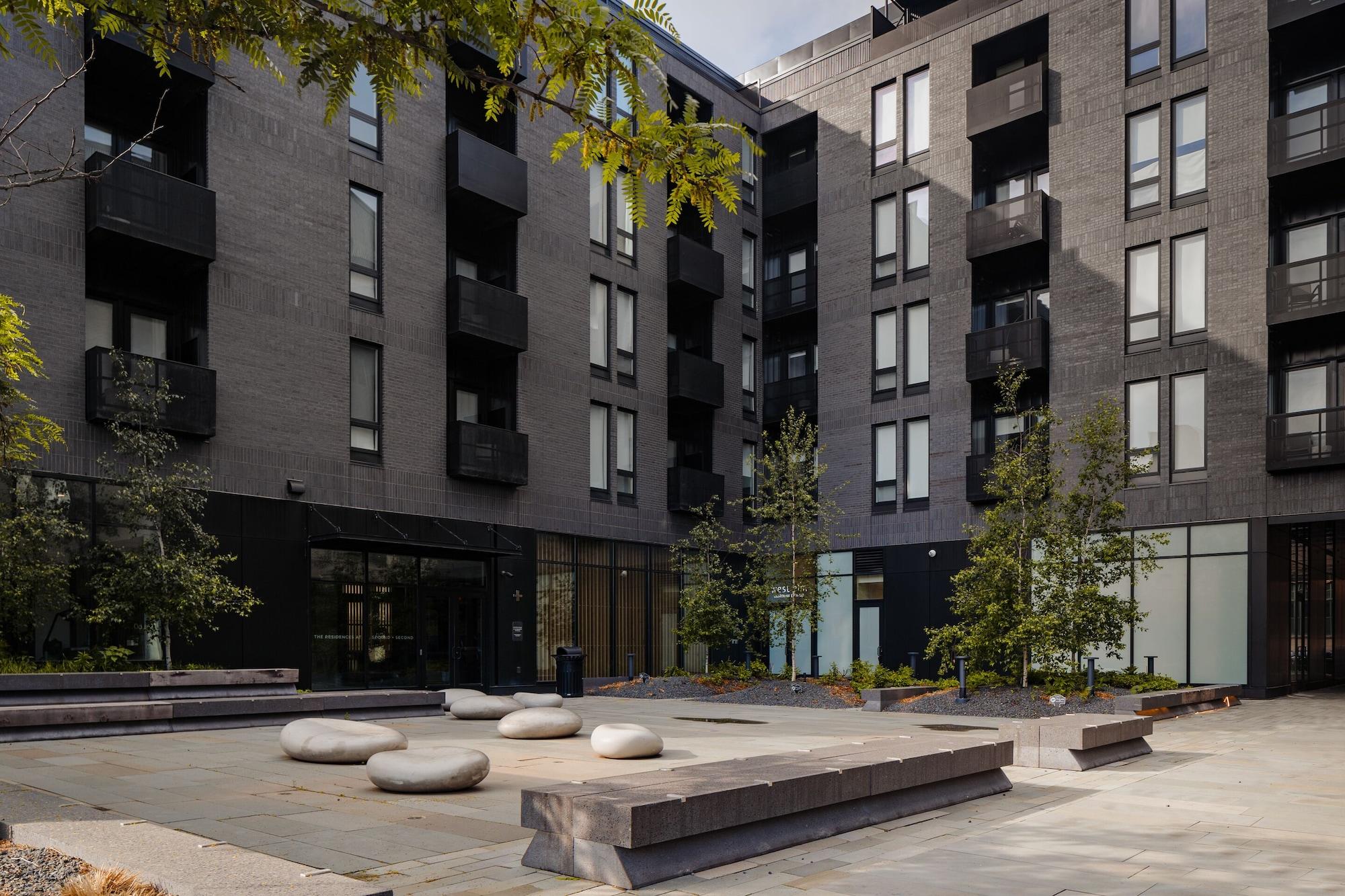 Varios Sonder at SECOND + SECOND