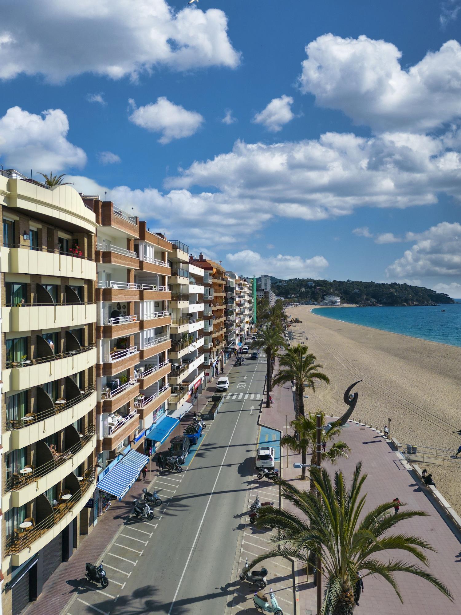 Vista Exterior Almirall Apartaments