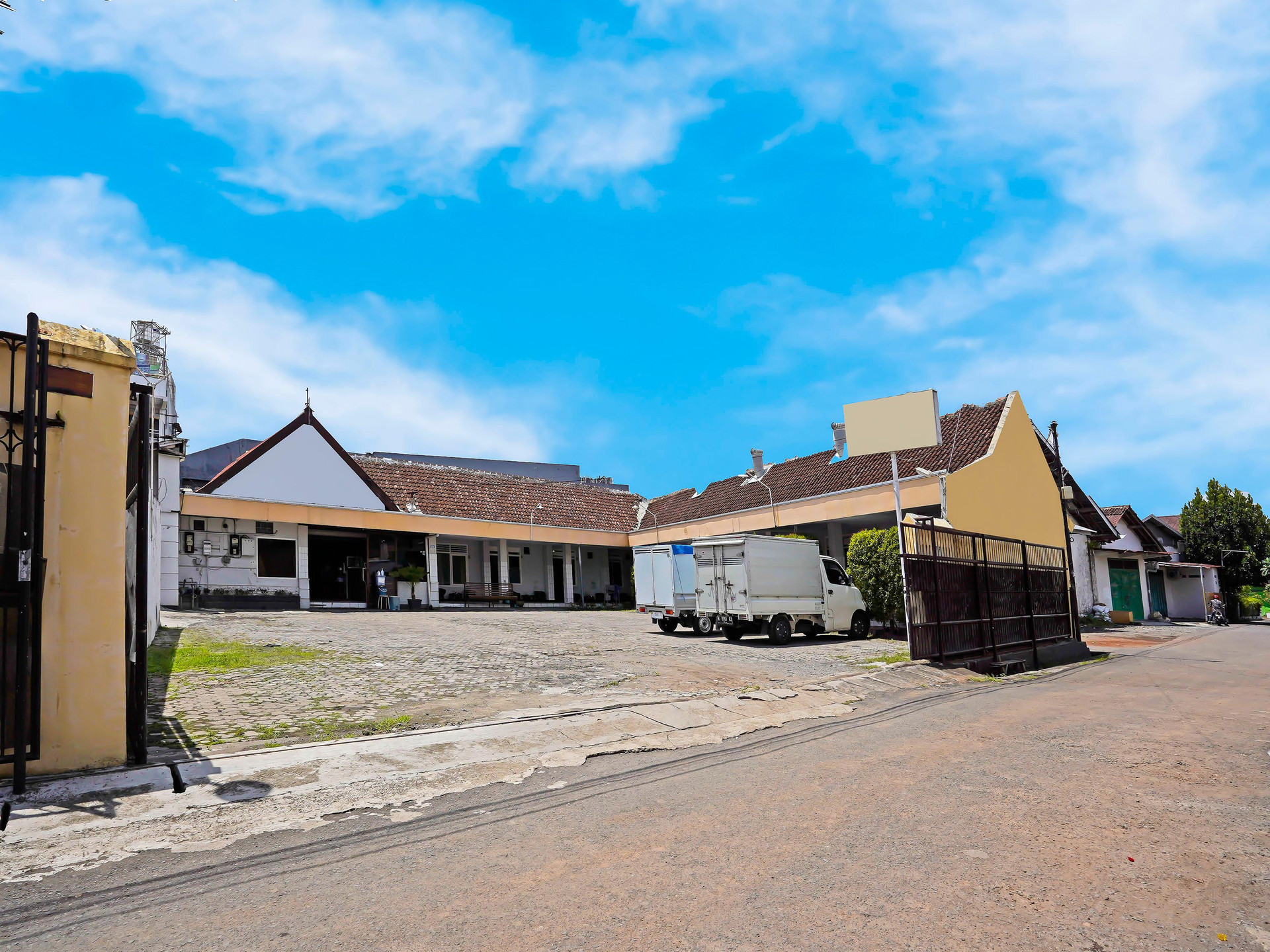 Vista Exterior Hotel O Anugerah