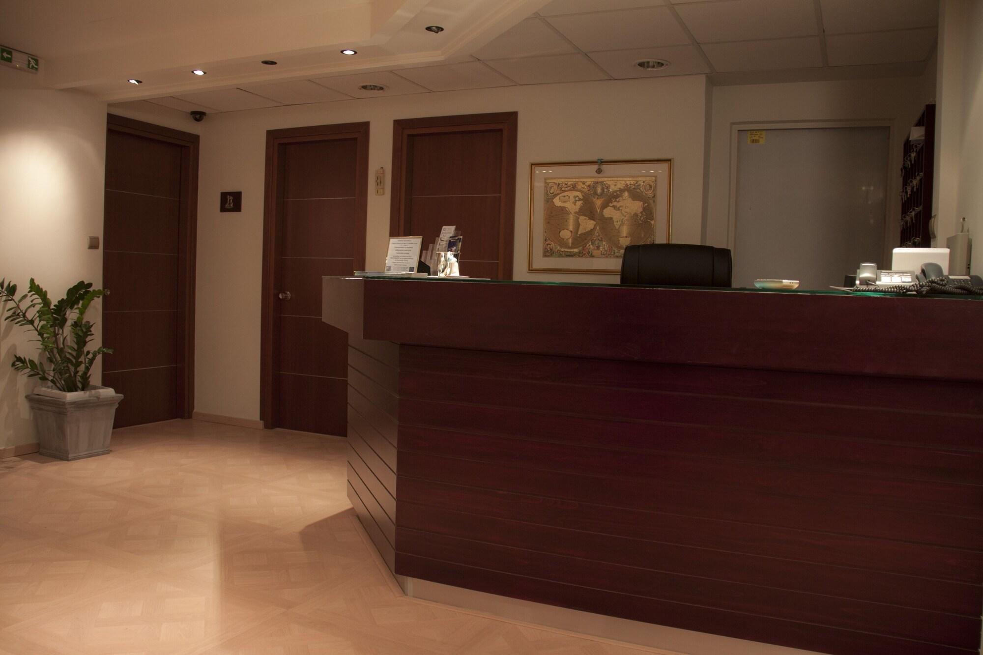 Varios Saronis Hotel