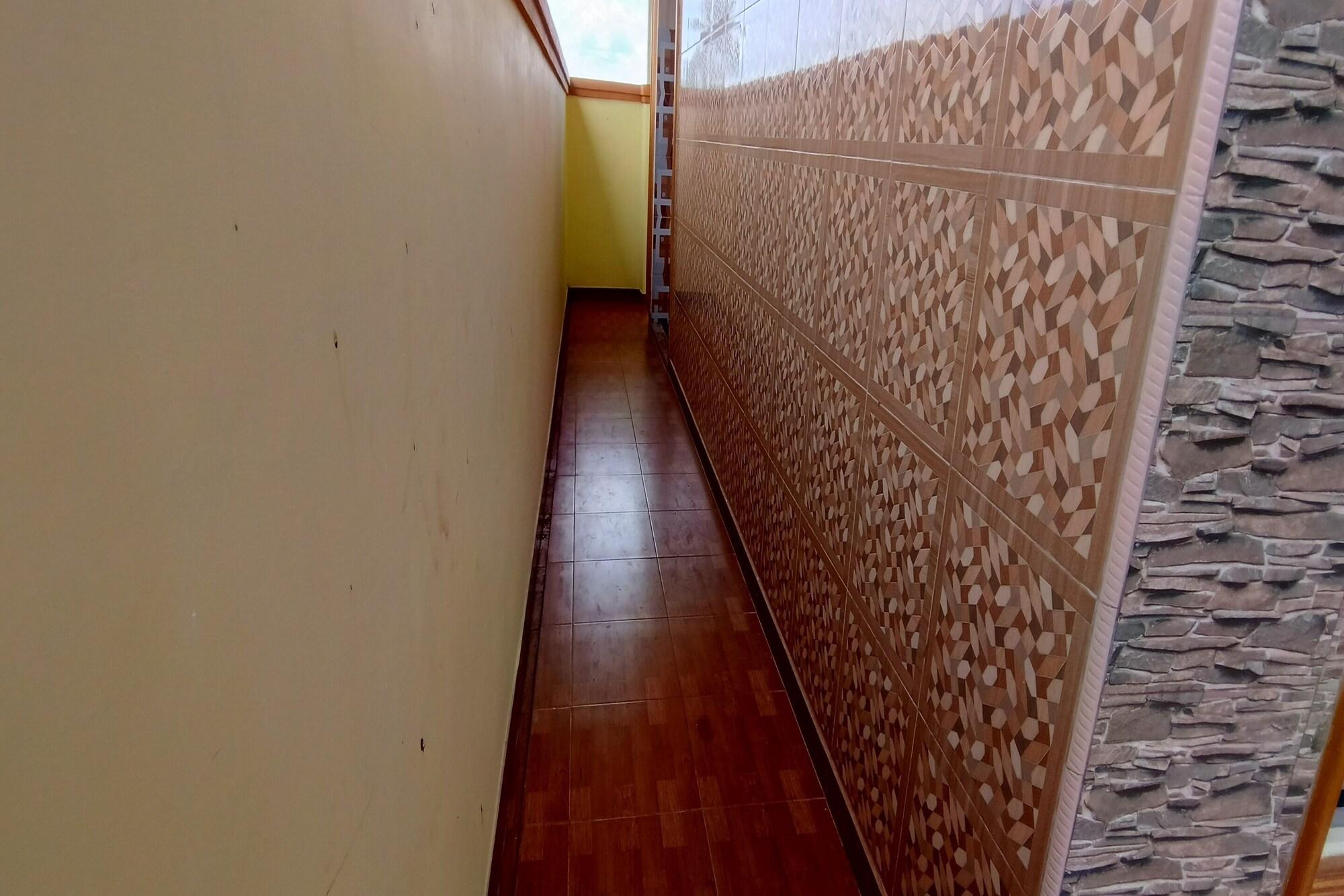 Comodidades del Alojamiento OYO 93753 Rafira Losmen NearYani Heahlerr