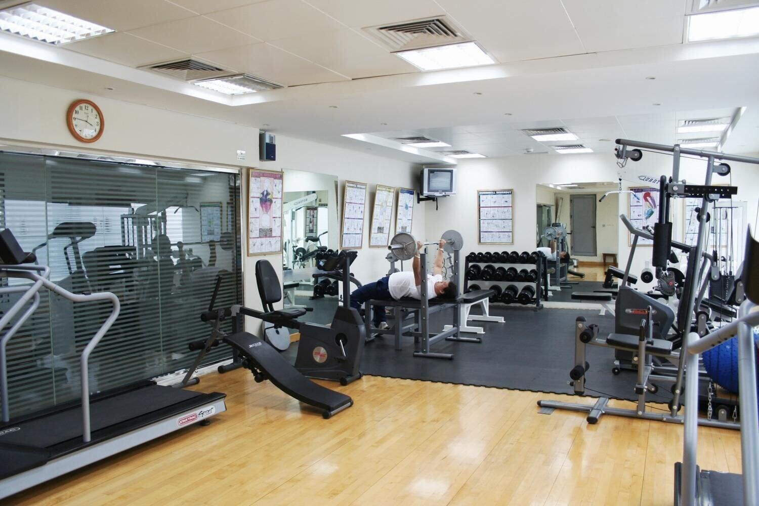 Gimnasio Deira Suites Hotel Apartment