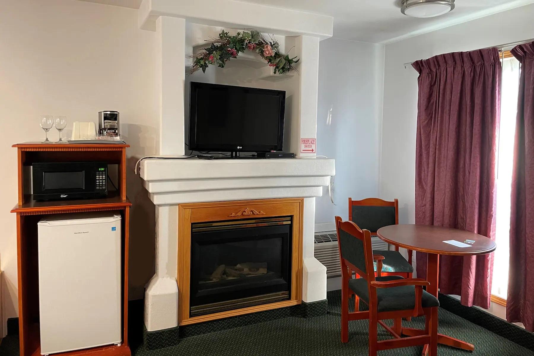 Vista Lobby Baymont by Wyndham Hinton