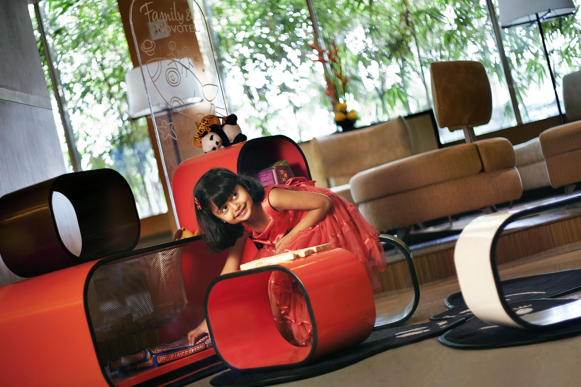 Vista Lobby Novotel Kolkata Hotel & Residences Hotel