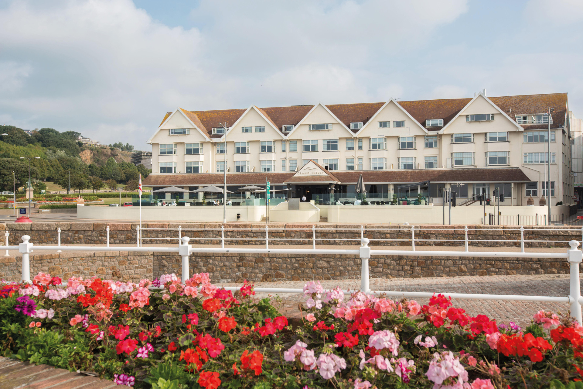 Vista Exterior Grand Jersey Hotel & Spa