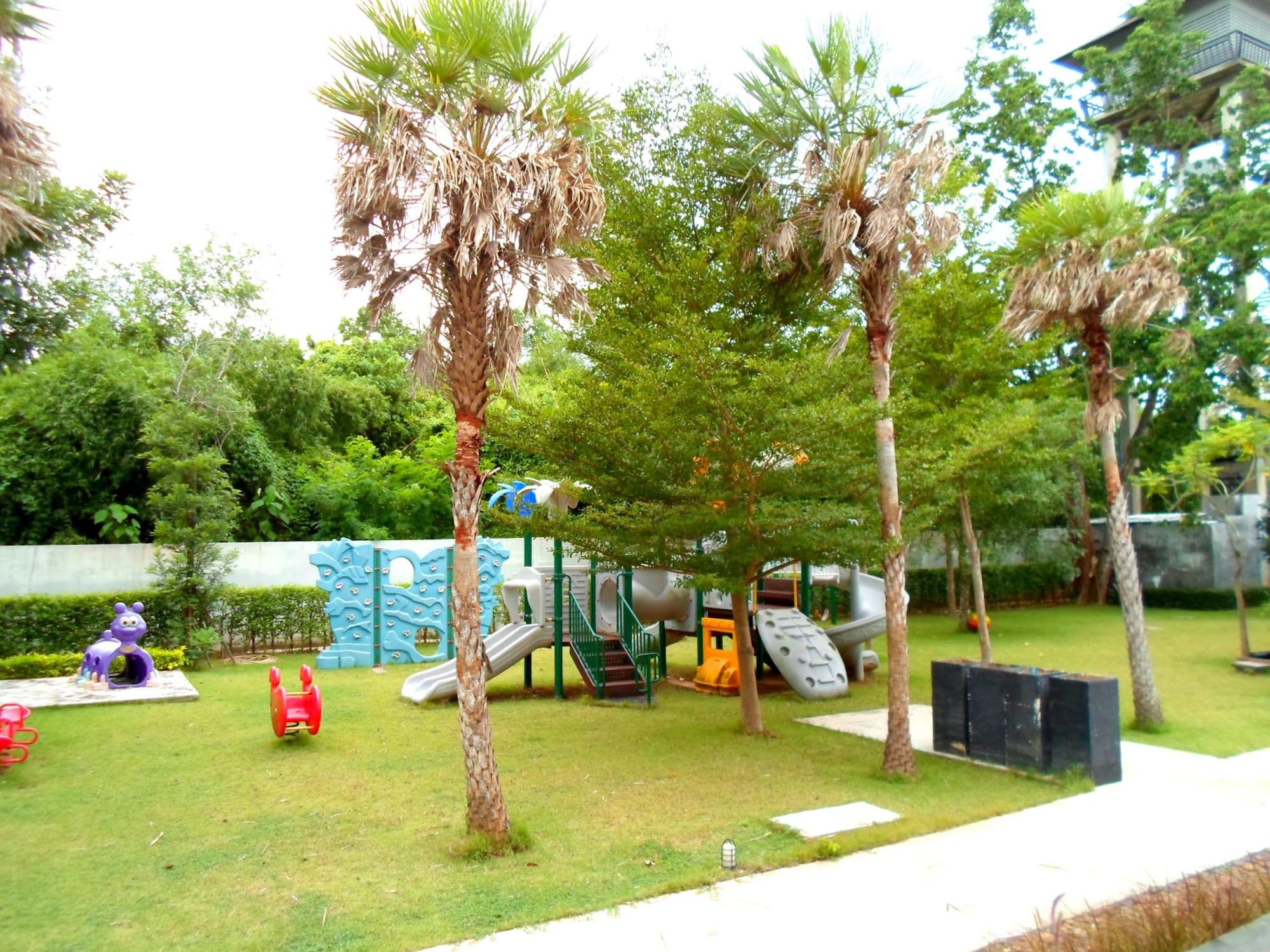 Instalaciones Recreativas Naraya Riverside Resort
