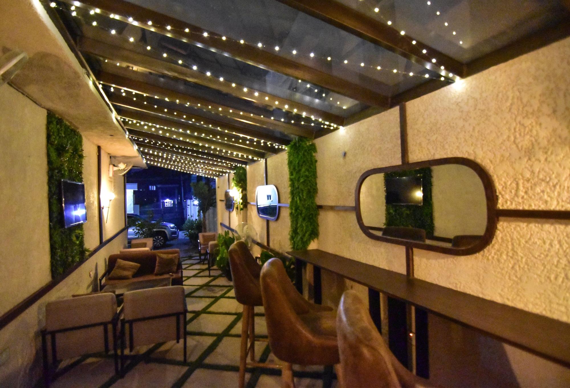 Bar/Salón Pearl Gate Hotel