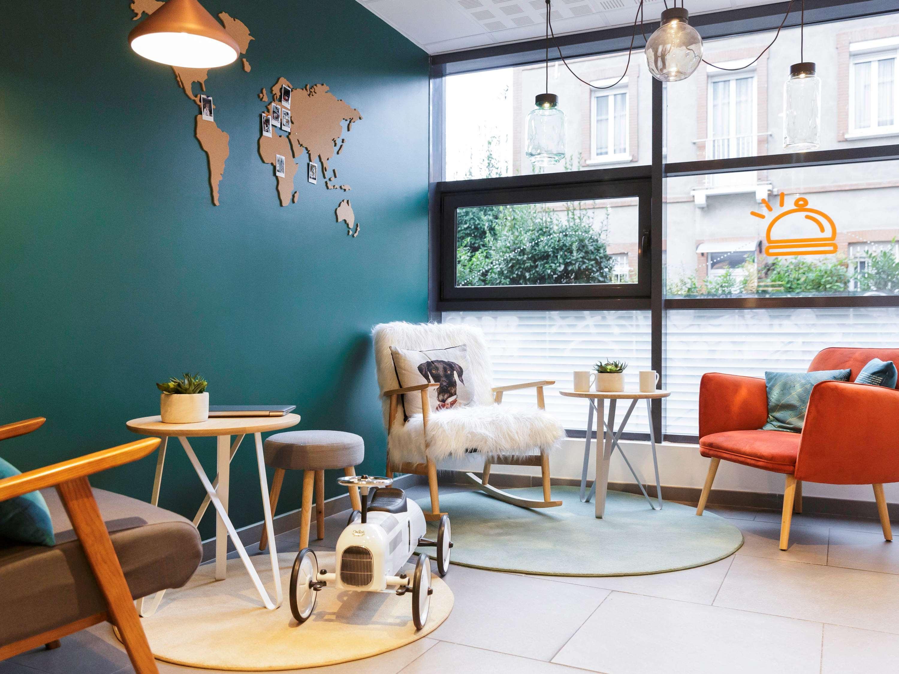 Vista Lobby Aparthotel Adagio Access Toulouse Saint Cyprien