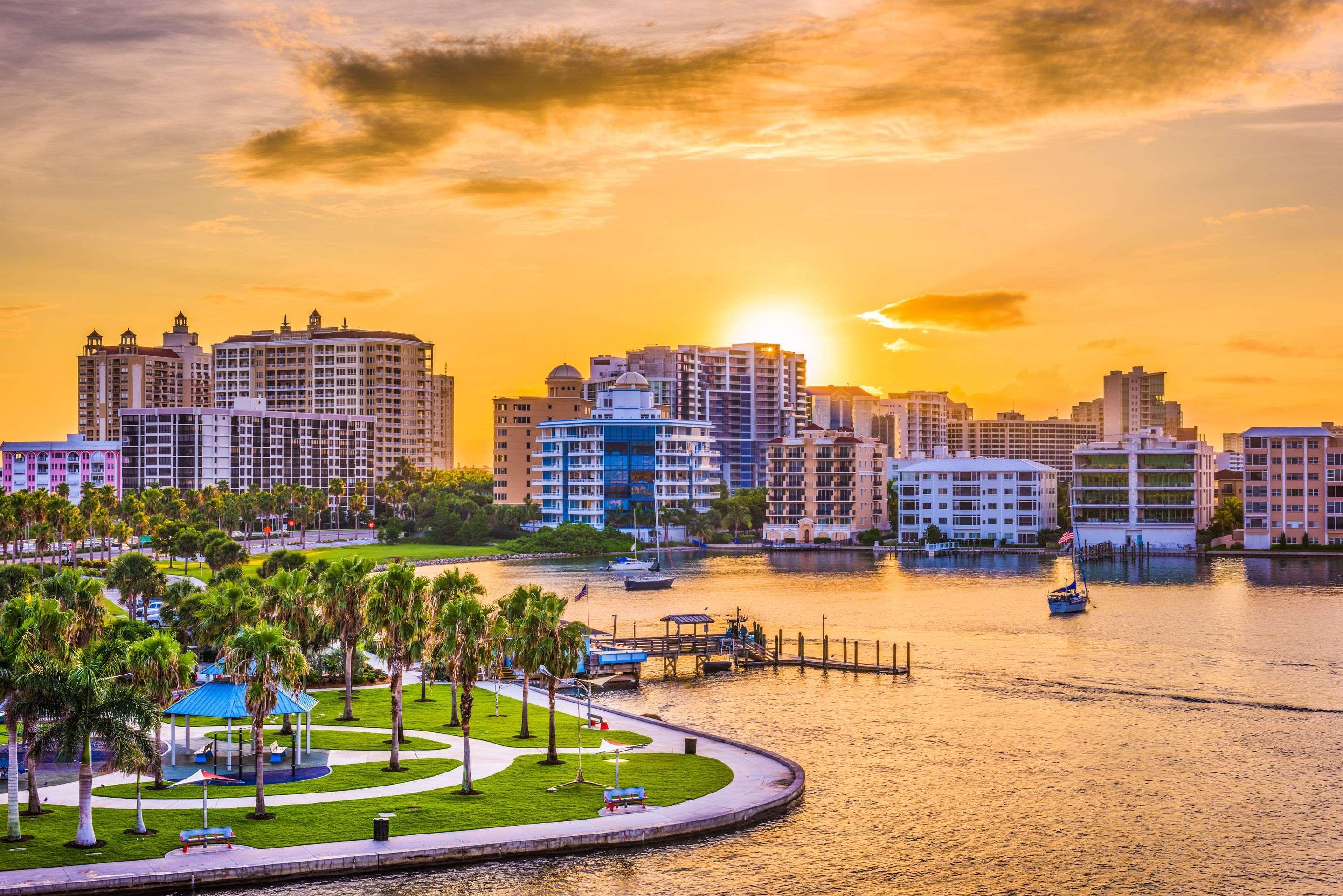 Vista Exterior Comfort Suites Sarasota - Siesta Key