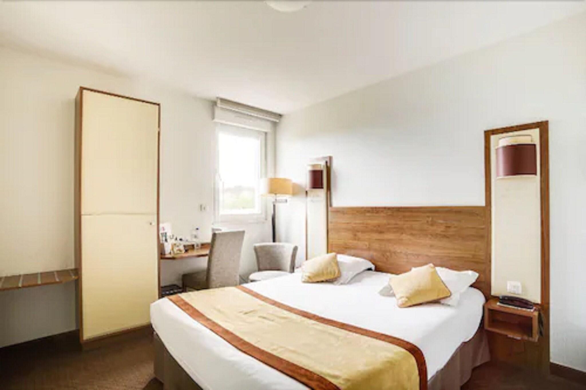 Varios Brit Hotel La Cote Des Havres