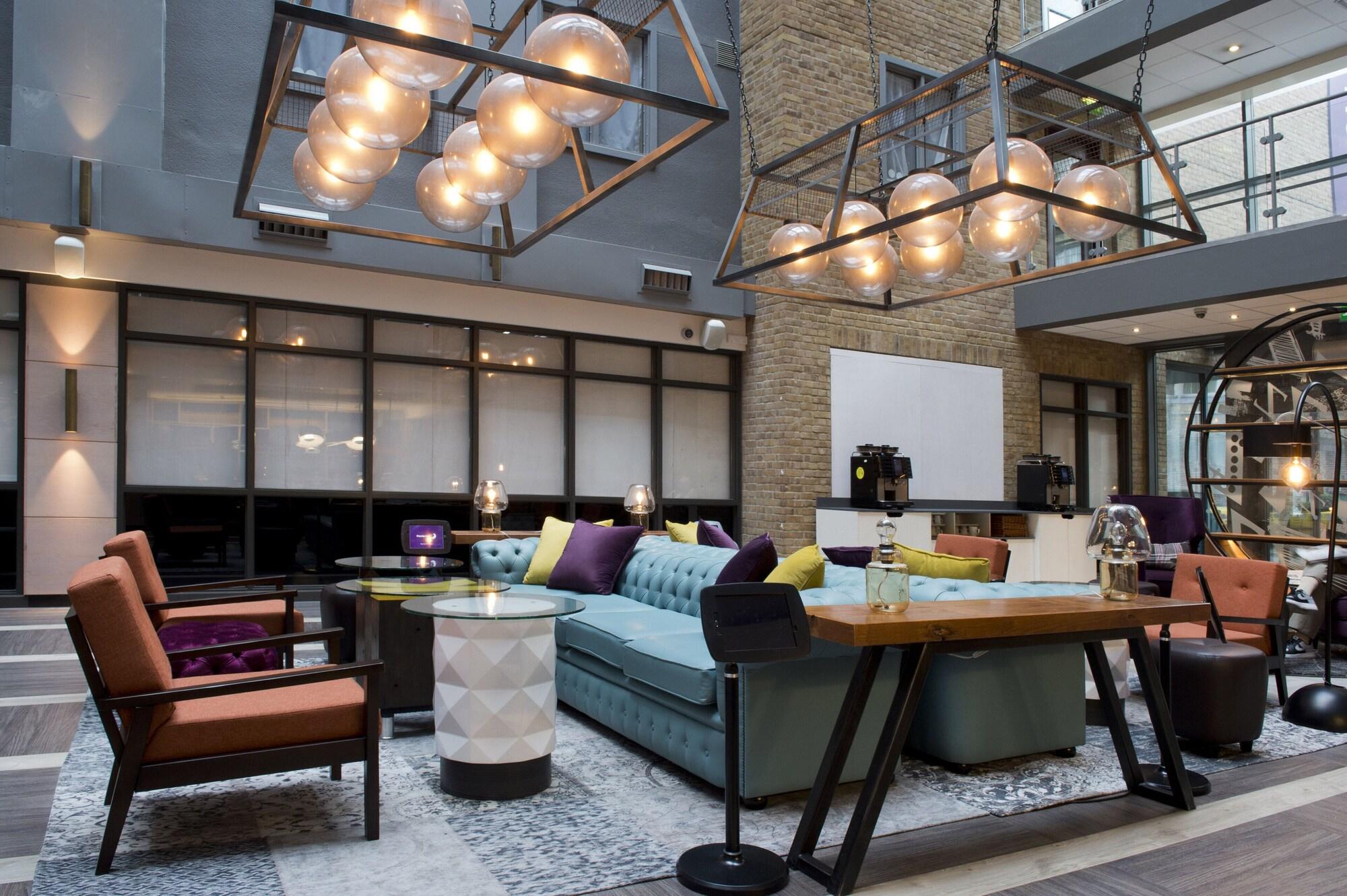 Bar/Salón Premier Inn London Kings Cross