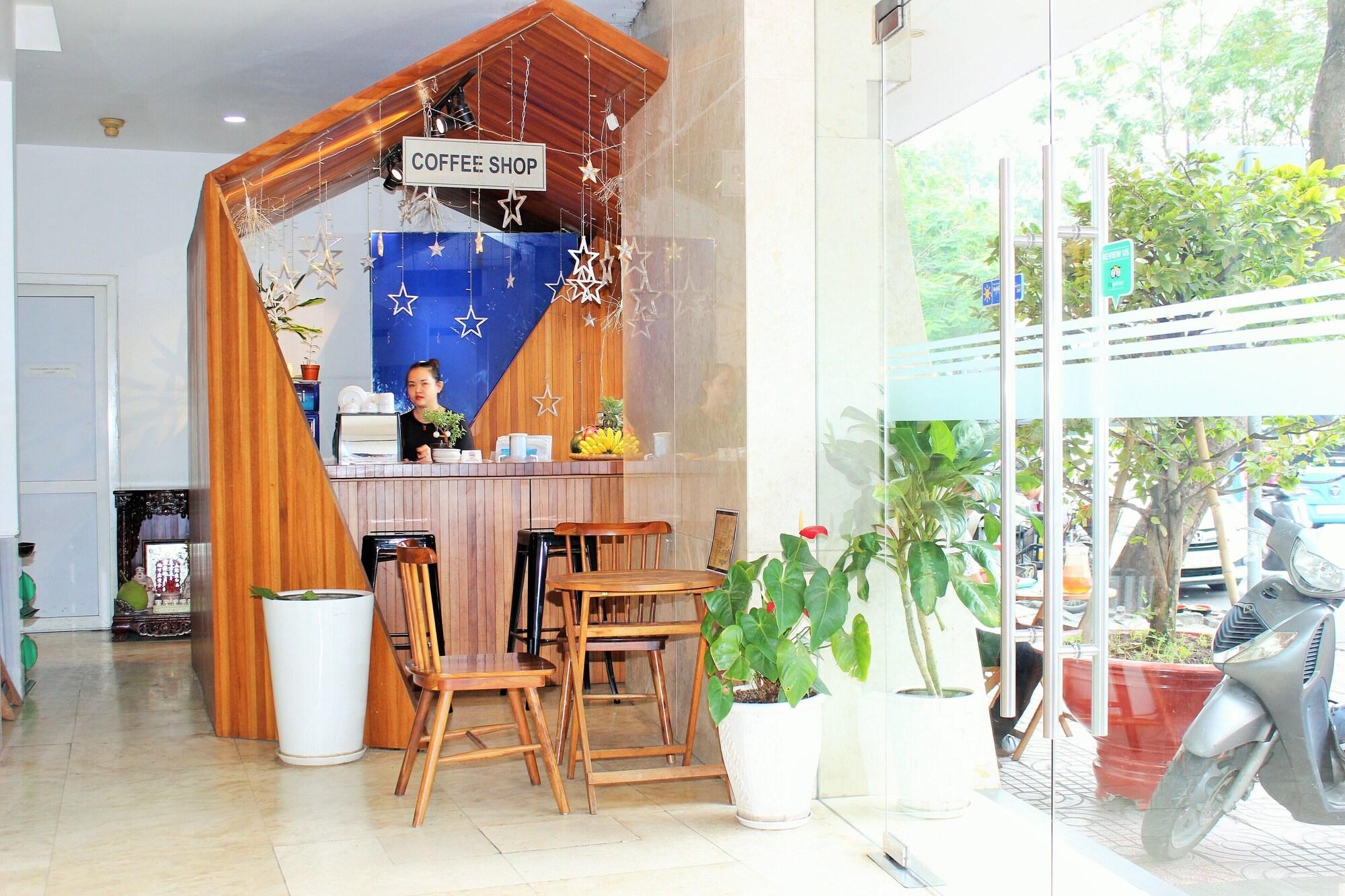 Vista Exterior Liberty Hotel Saigon Greenview