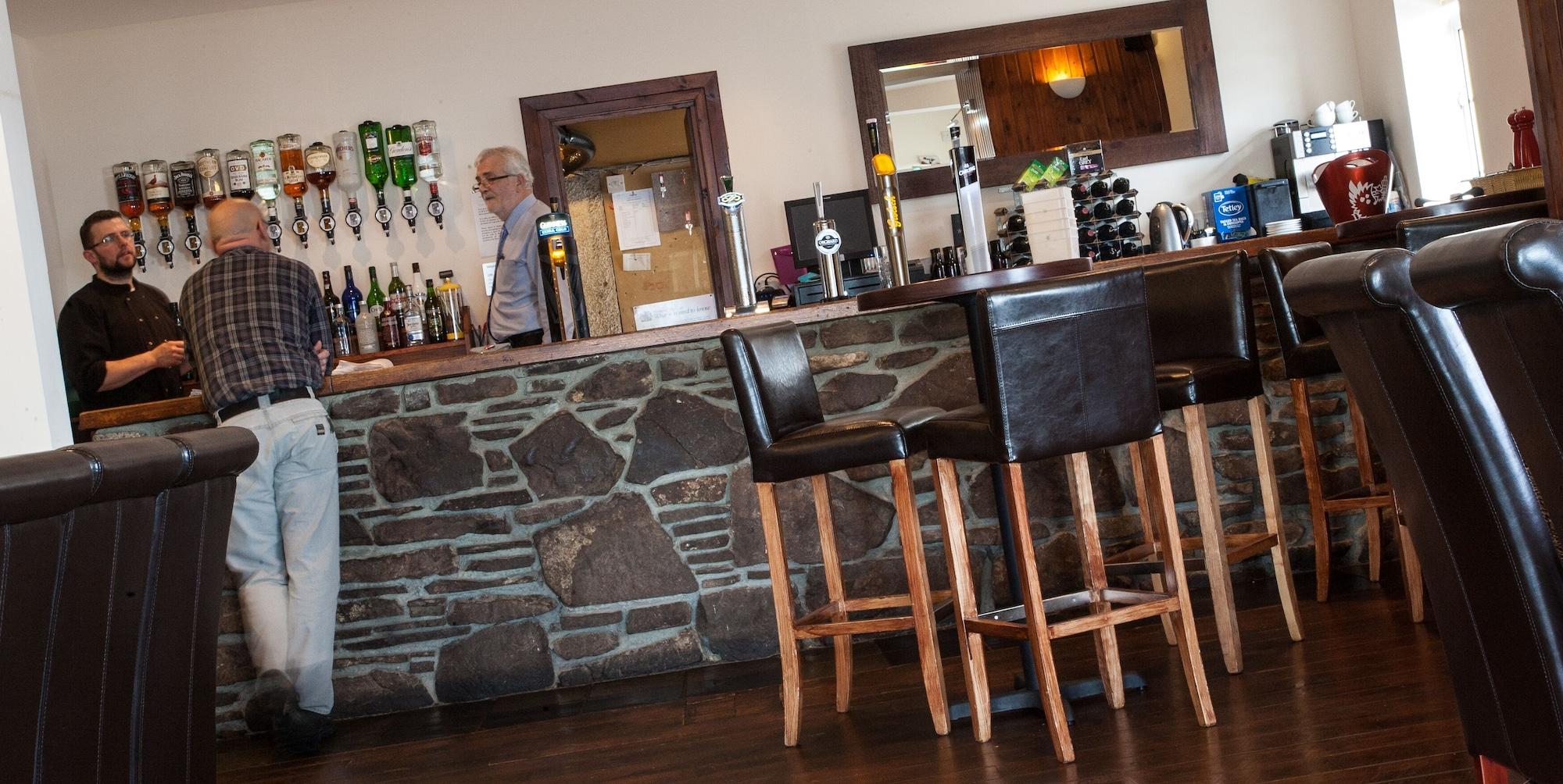 Bar/Salón Tuckers Inn
