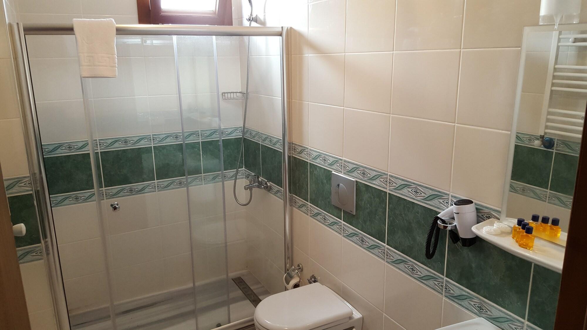 Equipamiento de Habitación Hasdikoz Abdik Hotel
