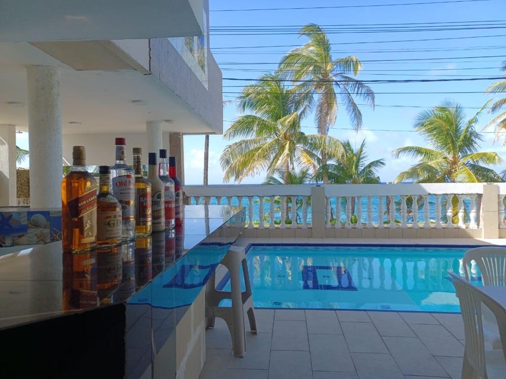 Bar/Salón Island House Hotels