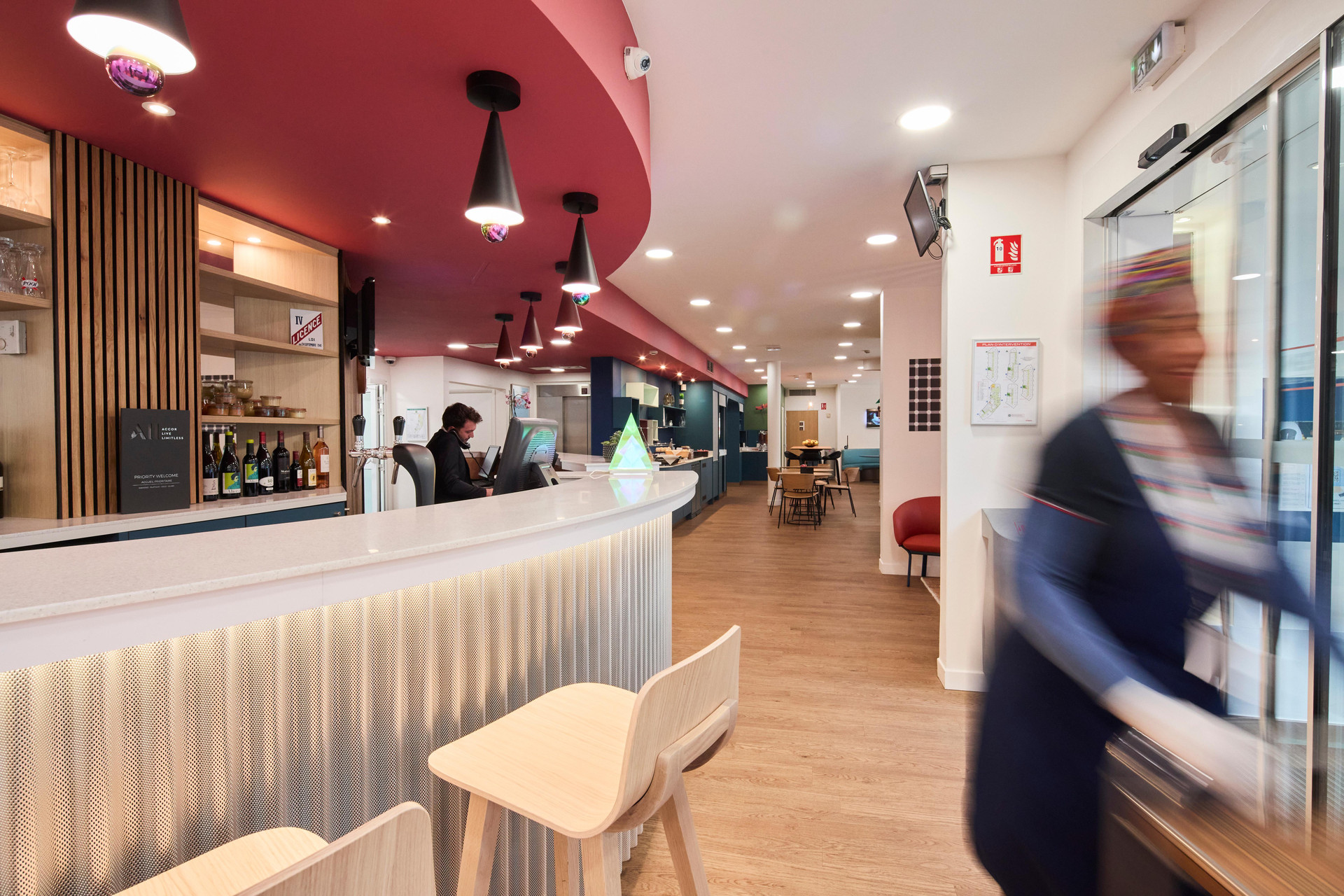 Vista Lobby ibis Styles Poissy