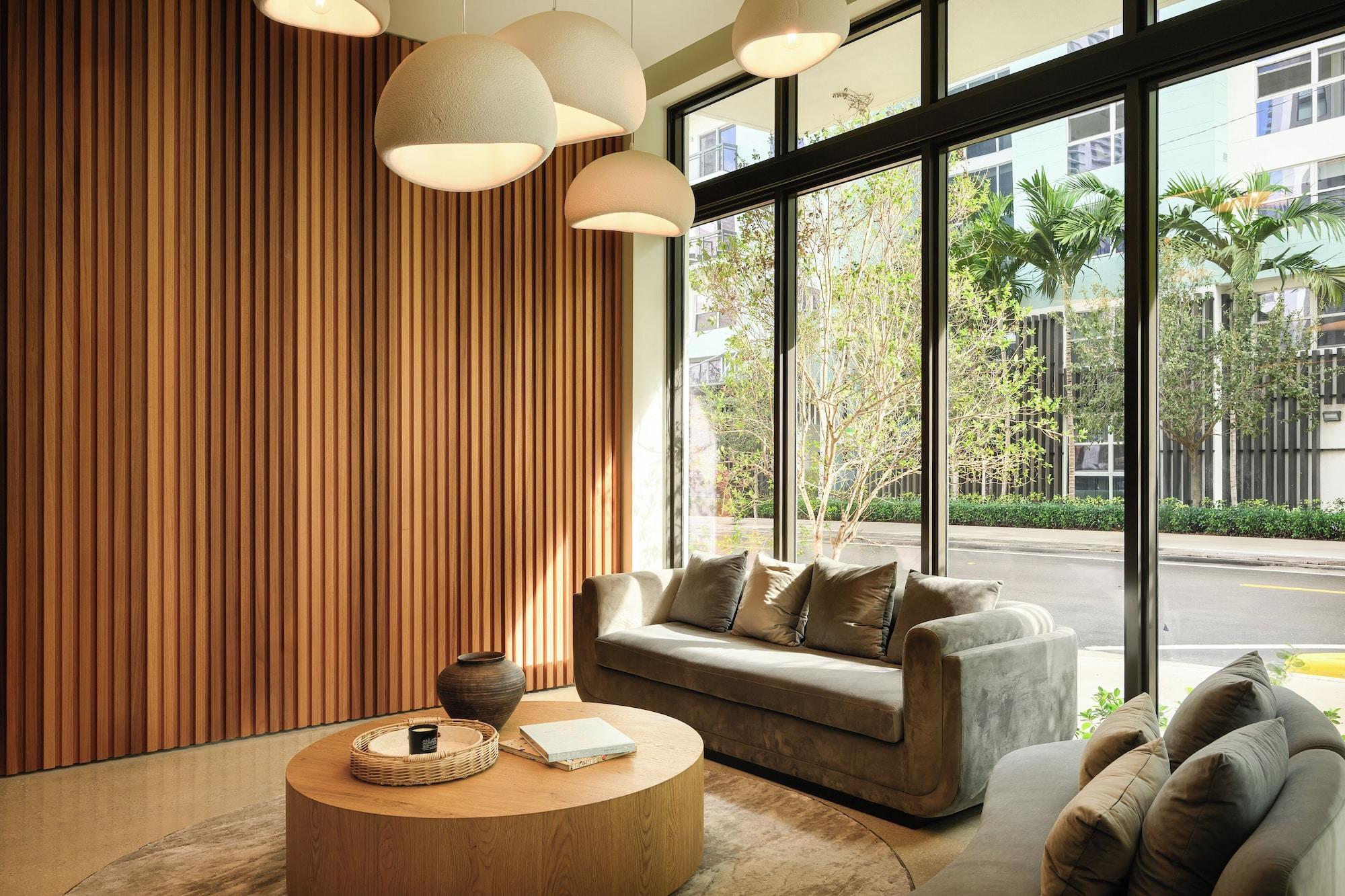 Vista Lobby Sense28 Edgewater, an AvantStay Hotel