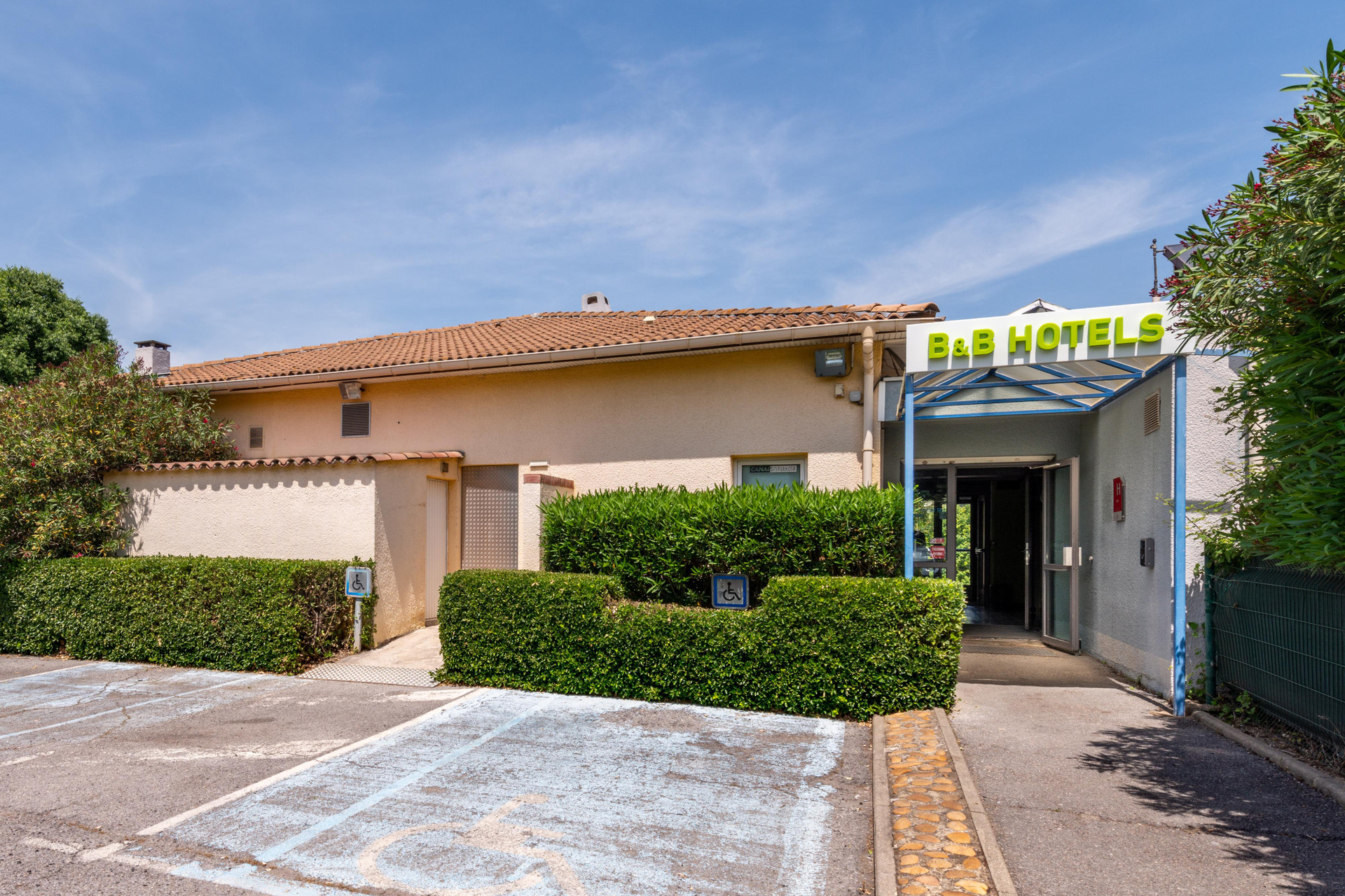 Vista Exterior B&B HOTEL Montpellier Sud Lattes