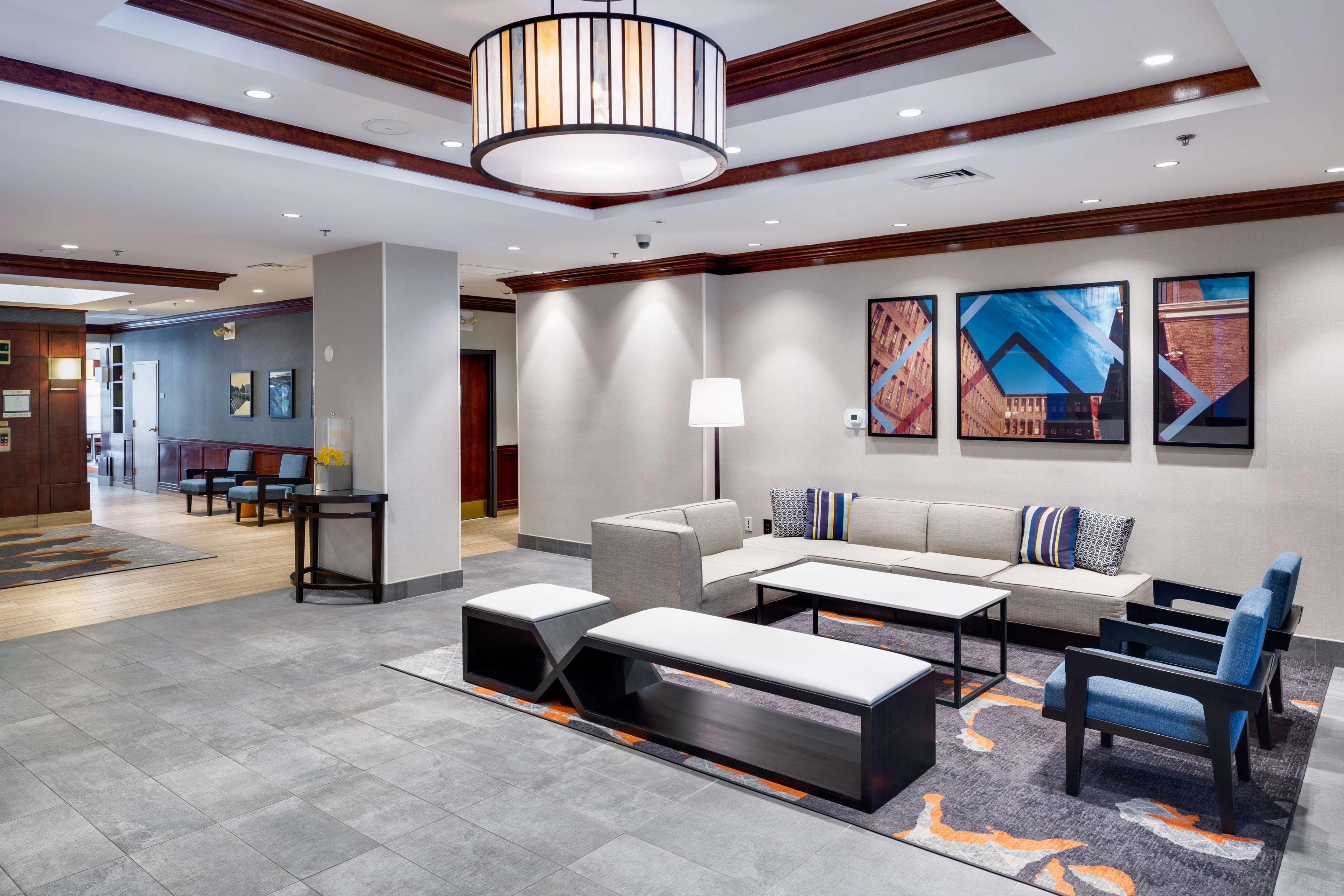 Vista Lobby HYATT house Boston/Waltham
