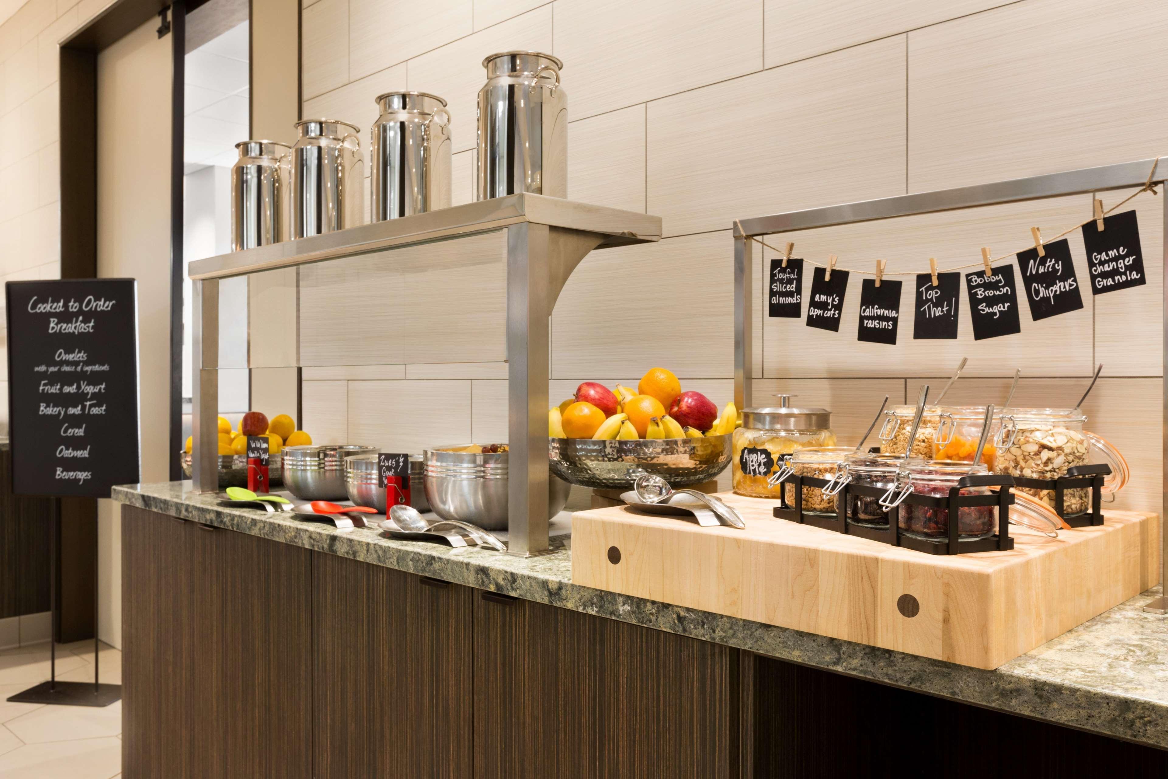 Restaurant Embassy Suites by Hilton San Antonio Landmark