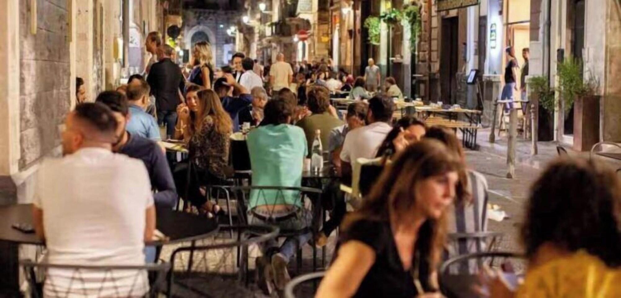 Bar/Salón Spàzio apartments duomo