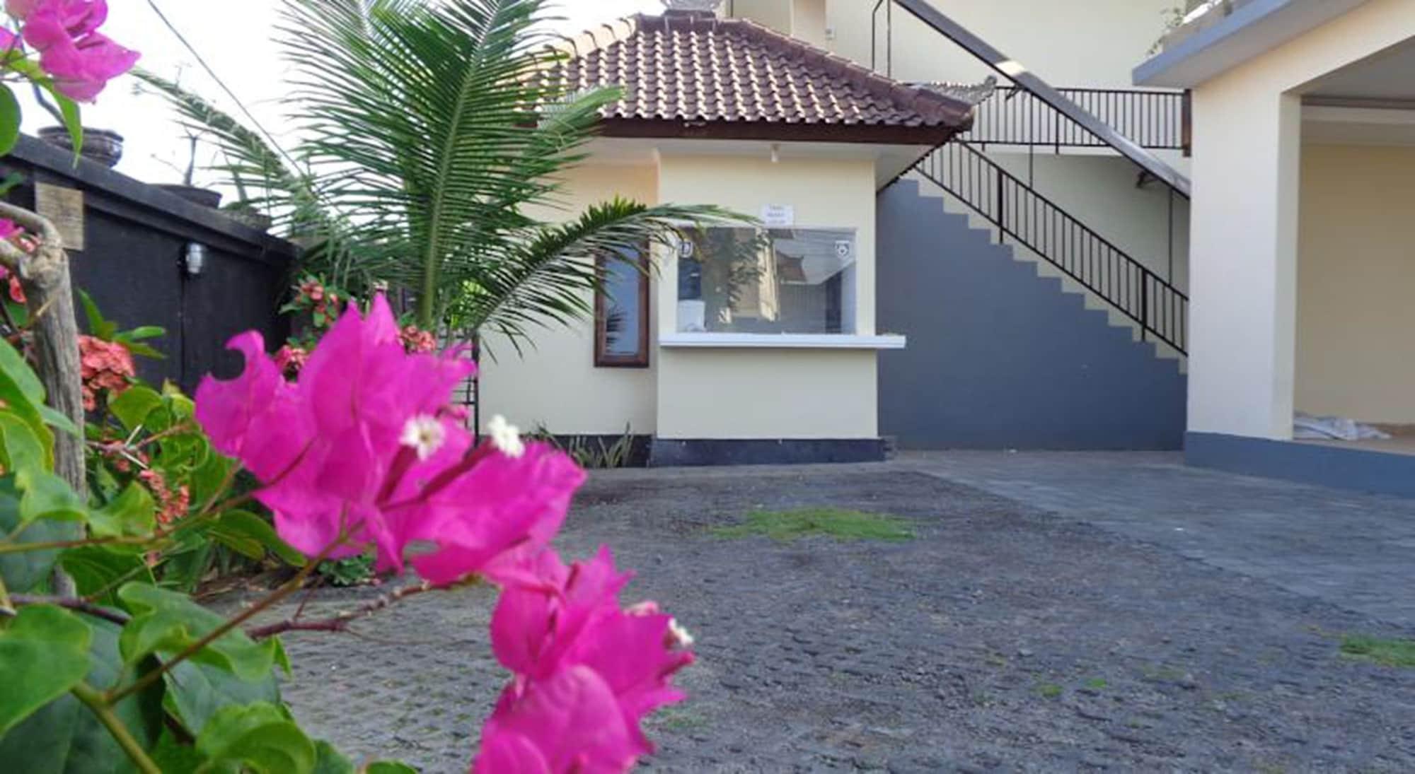 Vista Exterior Bakung Sunset Hotel