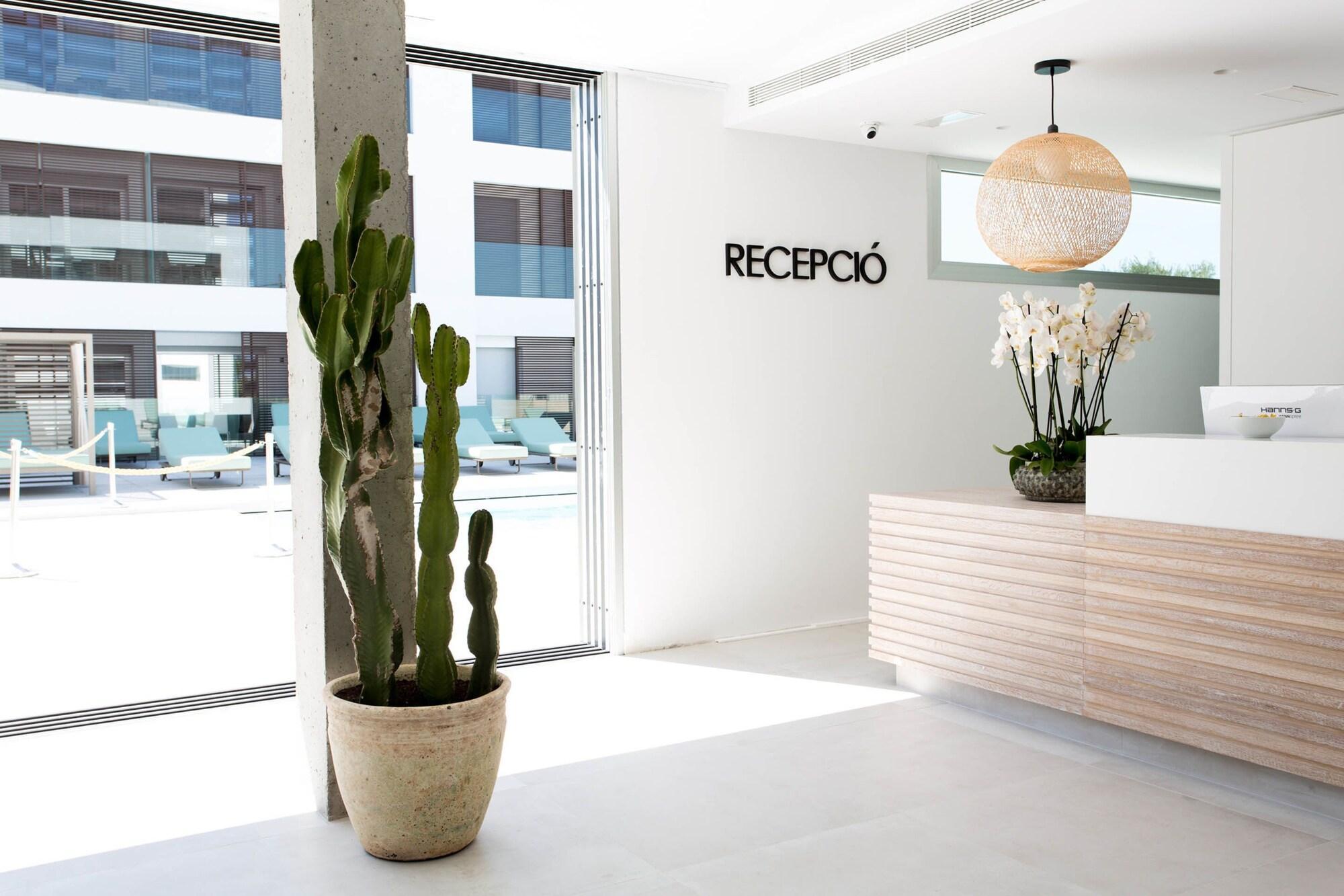 Vista Lobby Sa Pedrera Suites & Spa