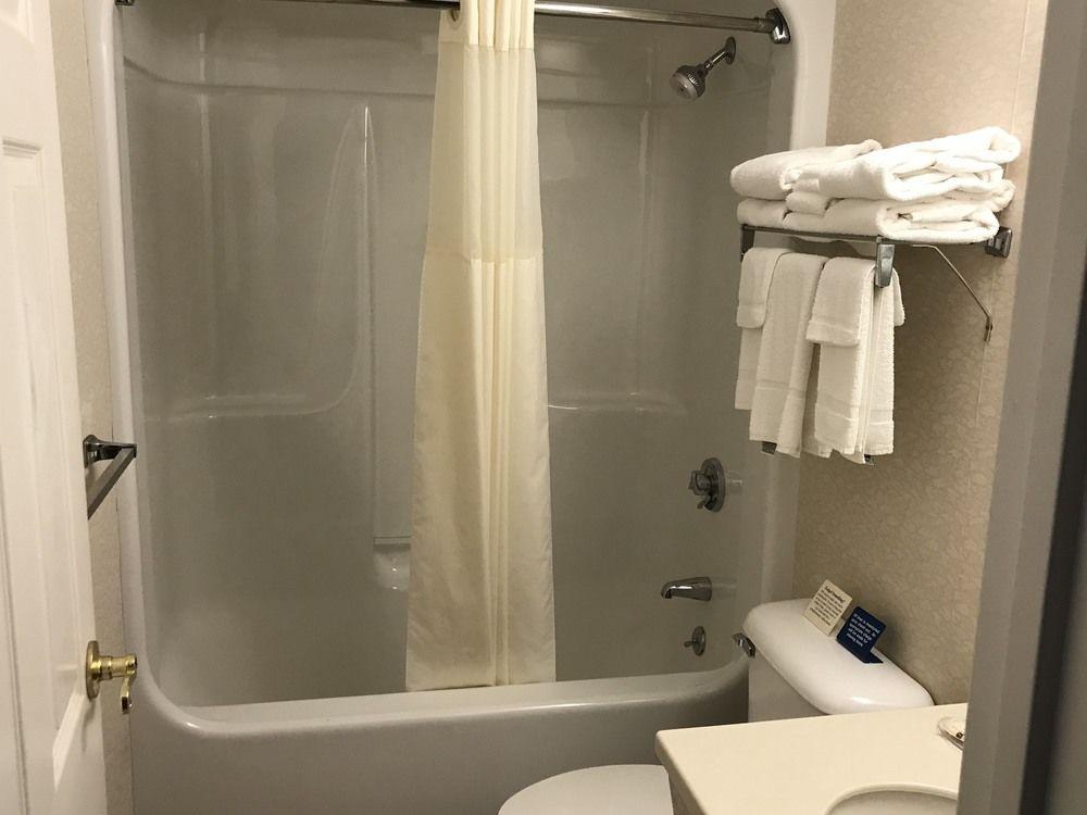 Baño Quality Inn on Lake Placid