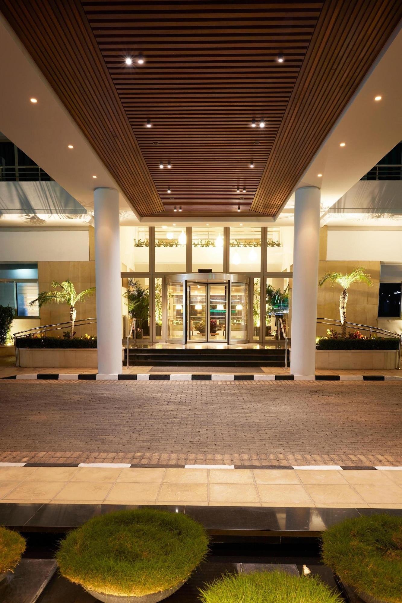 Vista Exterior Mediterranean Beach Hotel