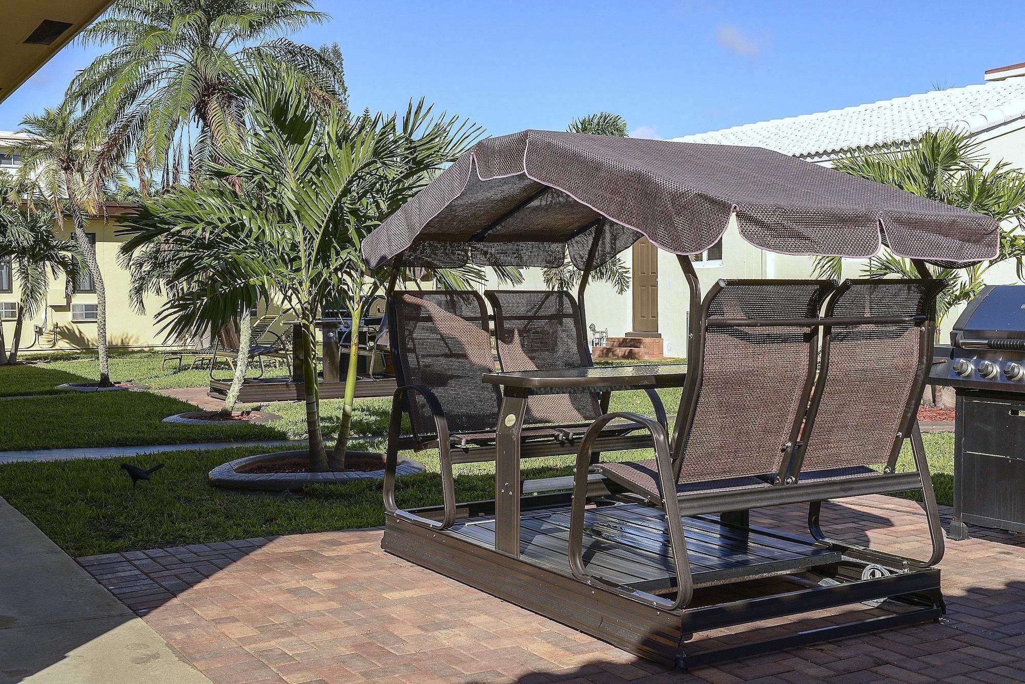 Vista Exterior Shell Motel