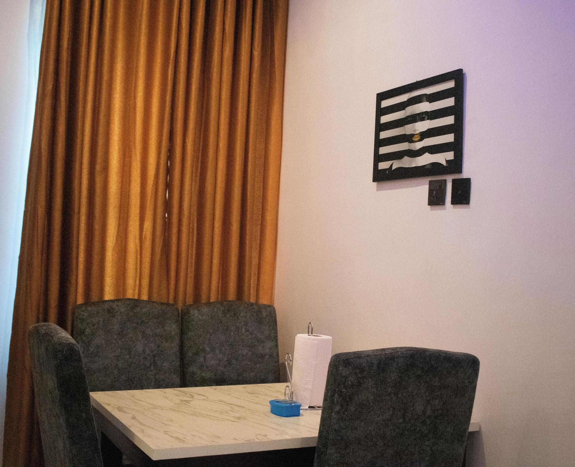 Vista Lobby Sapphire Residences by Crystal