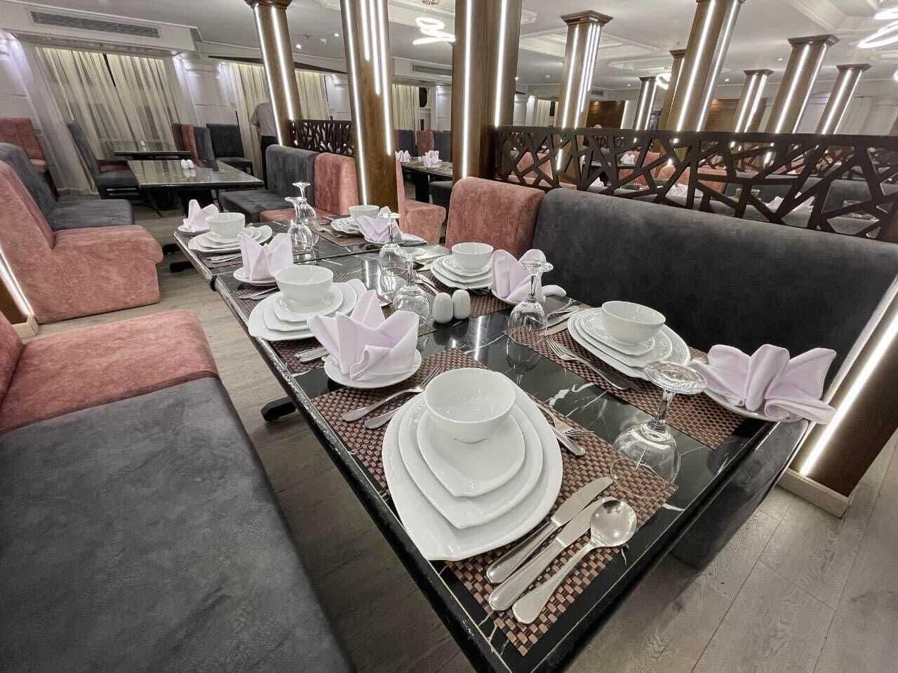 Restaurant Nile Cruise Aswoan & Luxor 3 & 4 Nights