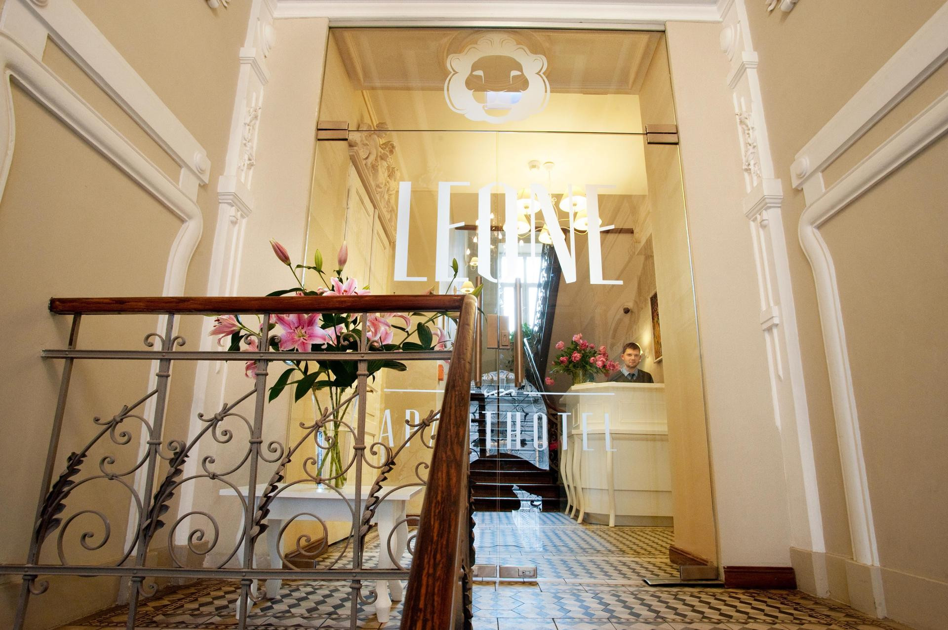 Vista Lobby Leone Aparthotel