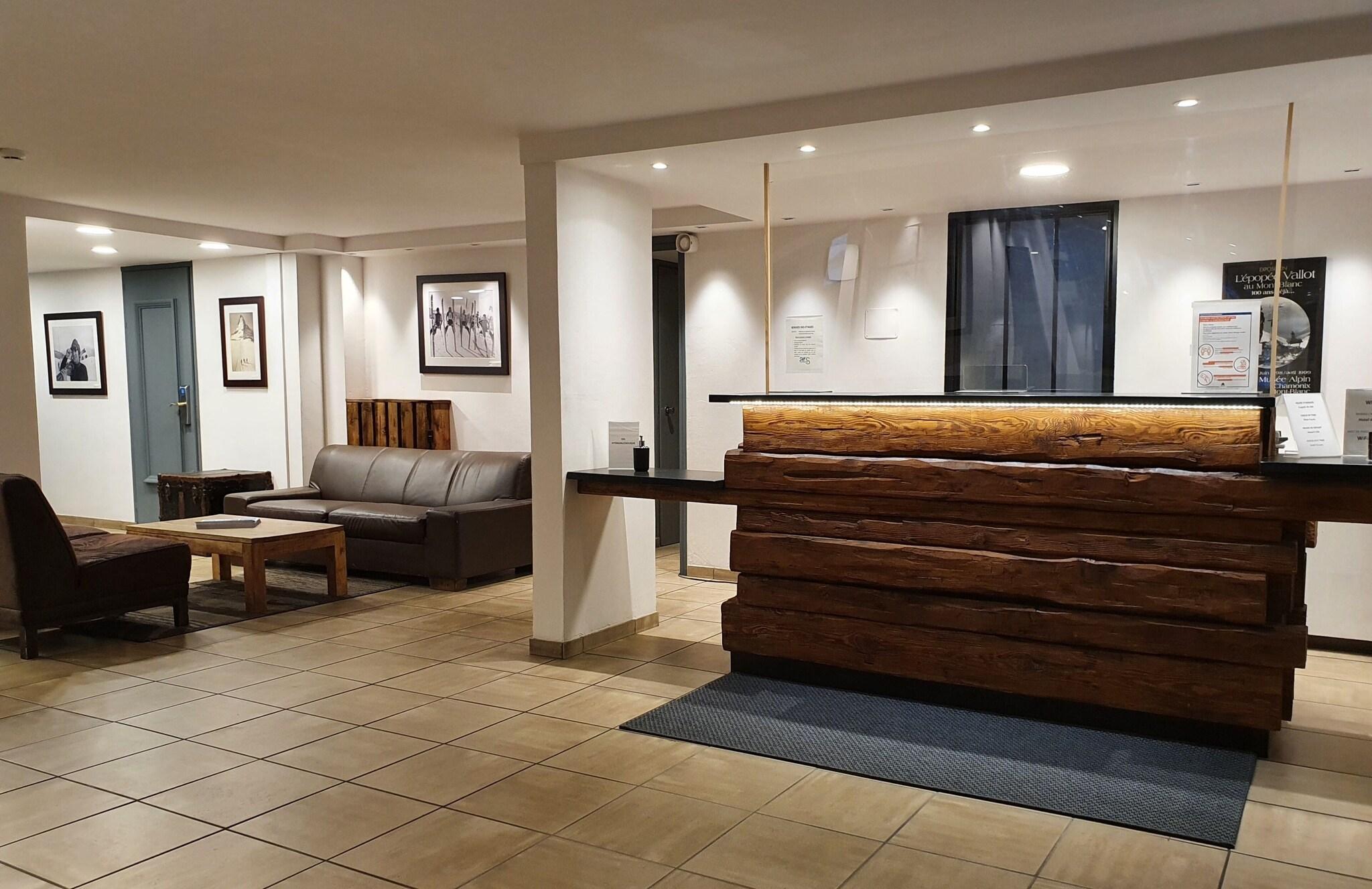 Vista Lobby Chalet Hotel Du Bois