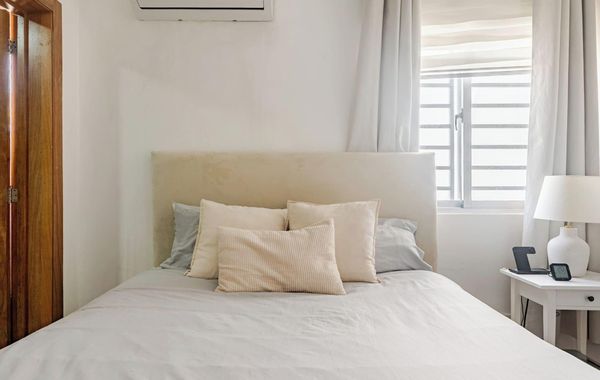 Modern 2BR Apartment Near Agora Mall