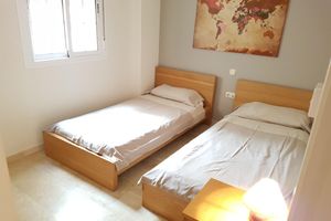 Alquiler Vacacional - Spacious modern apartment with large terrace and private pool, long & short lets