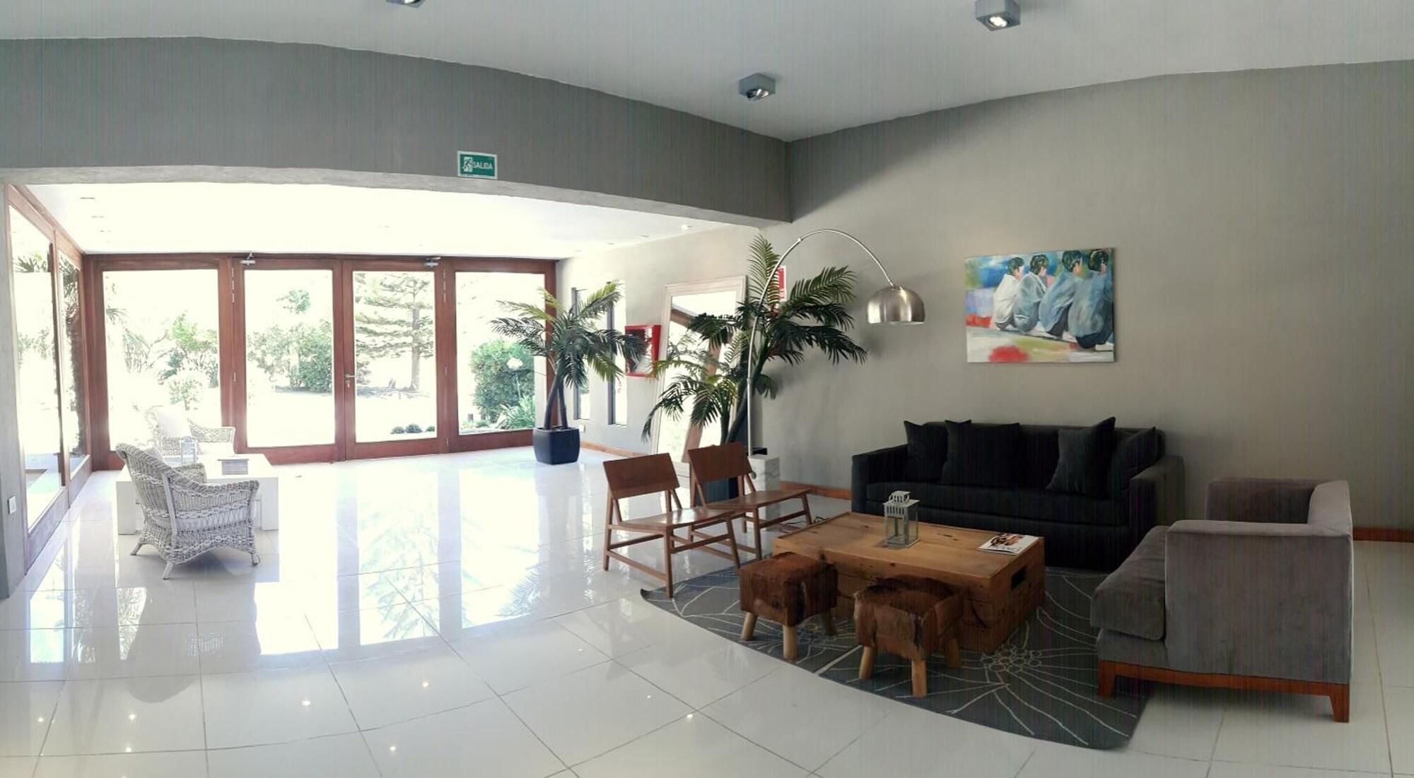 Vista Lobby Hotel Club De La Barra
