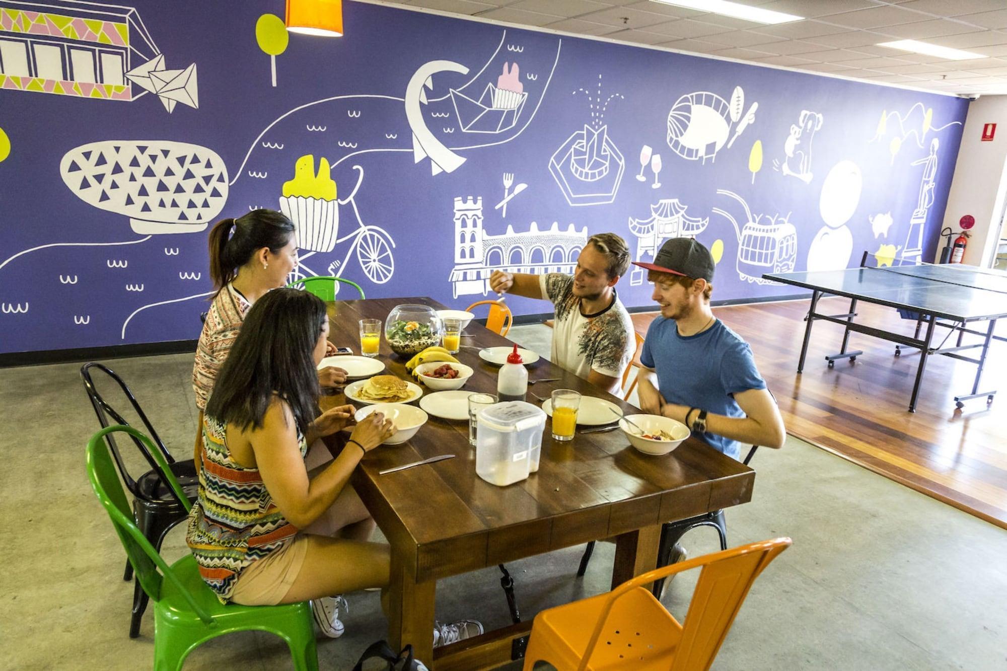 Restaurant YHA Adelaide Central