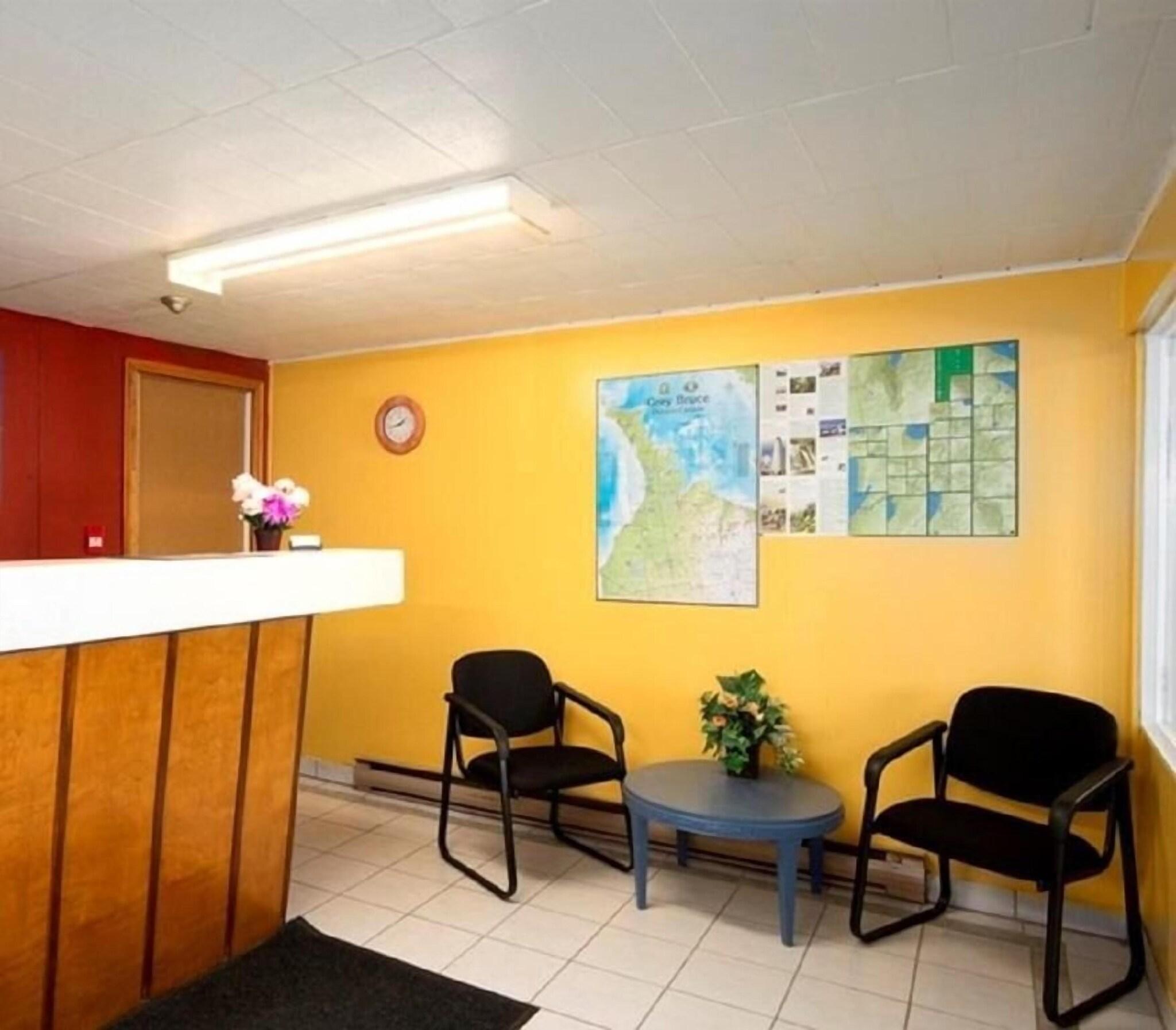 Vista Lobby Save Inn Kincardine