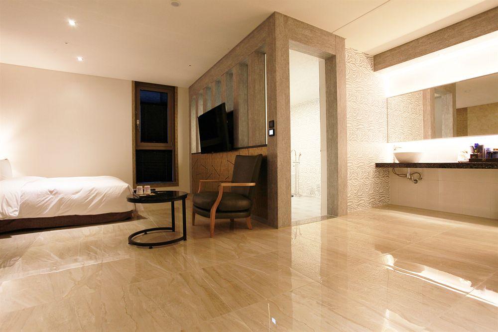 Varios SB hotel