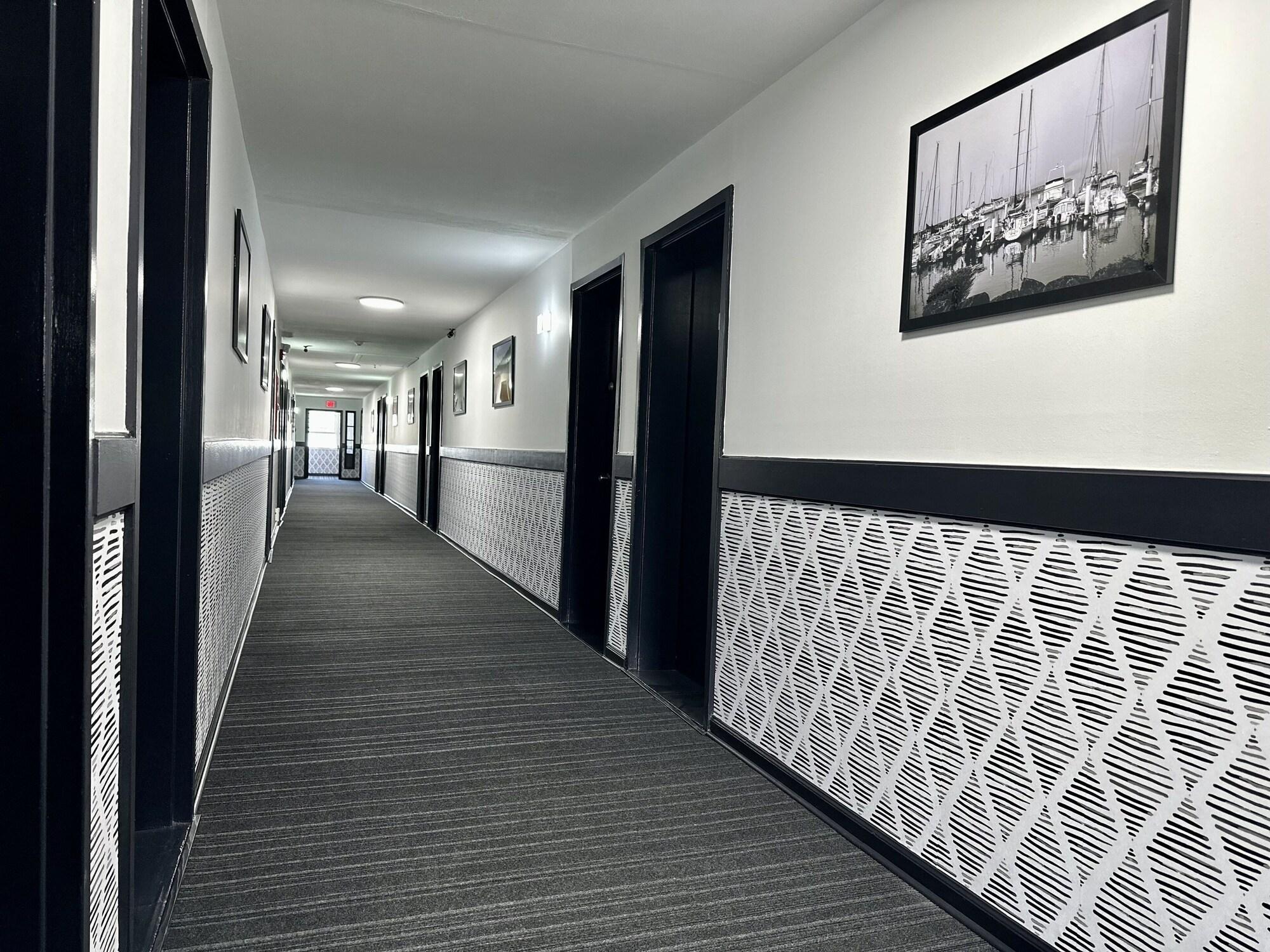 Vista Lobby Budget Host East End Hotel in Riverhead